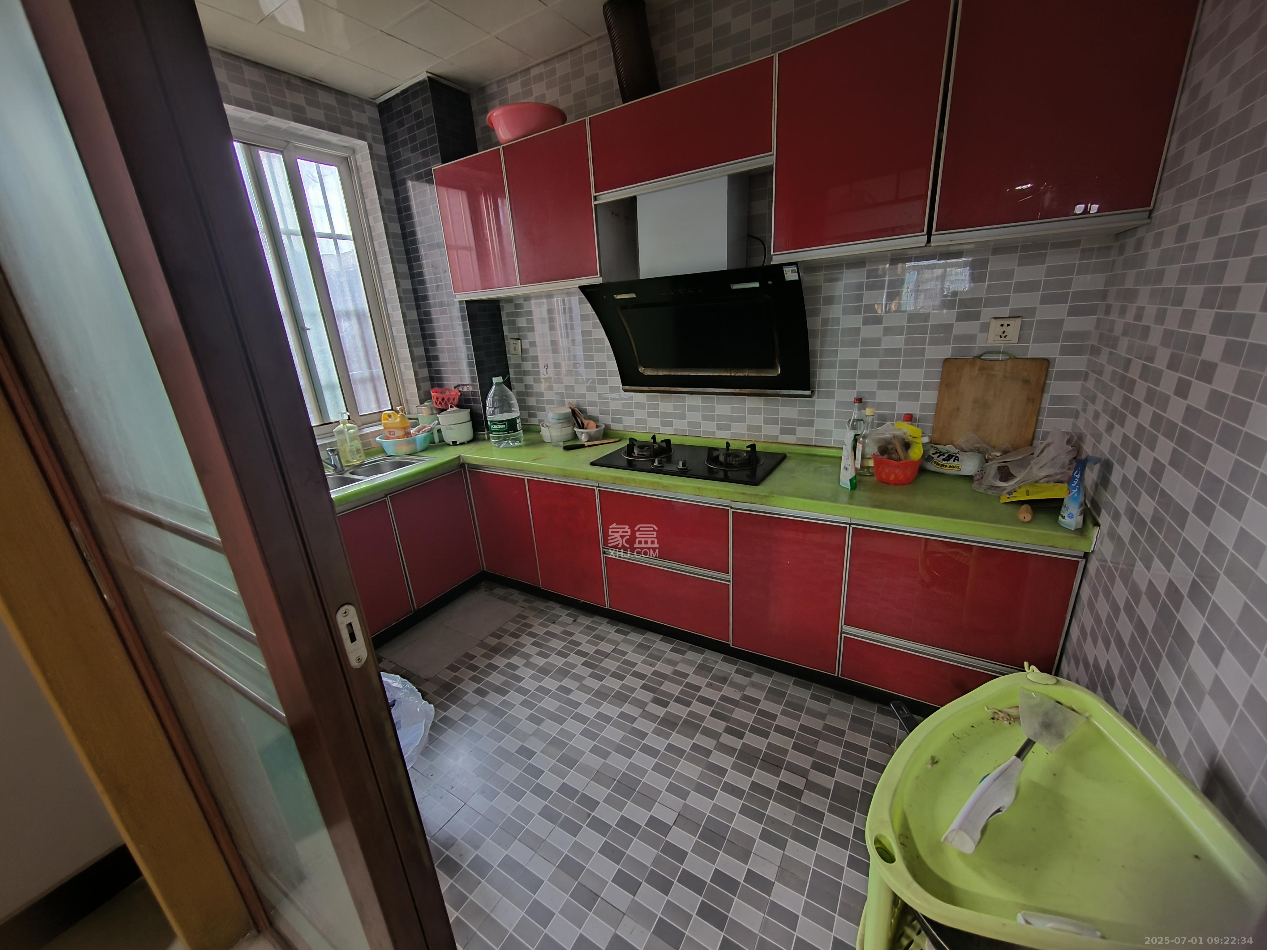 幸福洋房  2室2厅1卫    1300.0元/月 幸福洋房  2室2厅1卫    1300.0元/月室内图