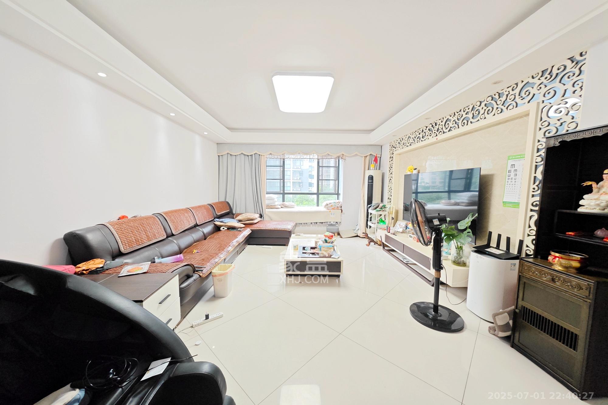 中江佳境天成  4室2厅2卫    126.0万 中江佳境天成  4室2厅2卫    126.0万客厅