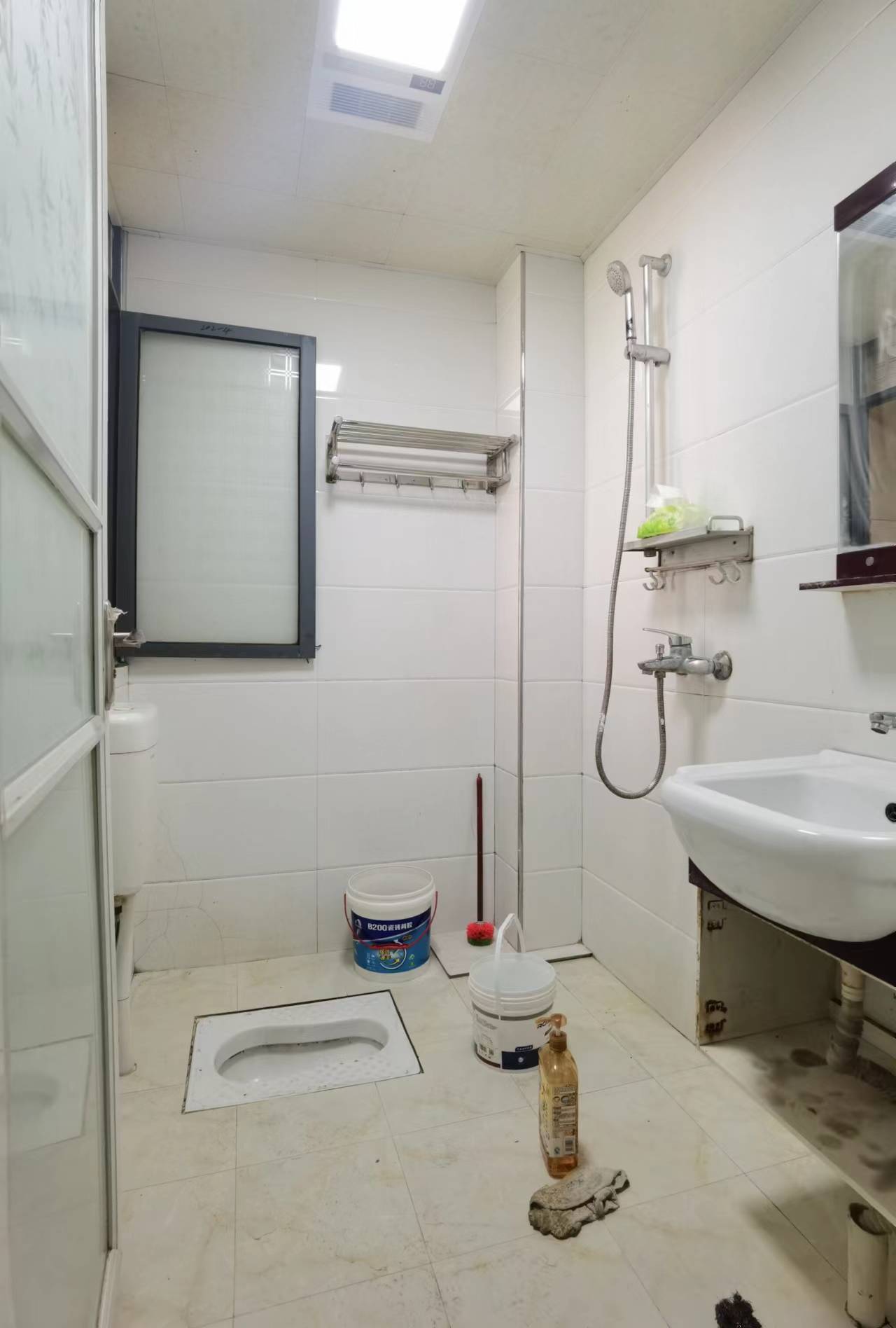 长湖小区 2室2厅1卫 1200.0元/月 长湖小区 2室2厅1卫 1200.0元/月室内图