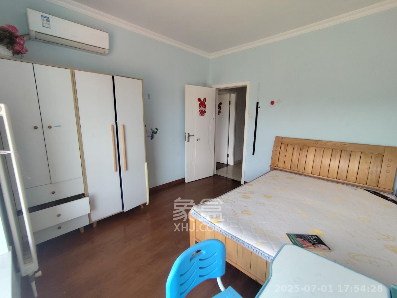 怡海星城 3室2厅1卫 2400.0元/月 怡海星城 3室2厅1卫 2400.0元/月室内图