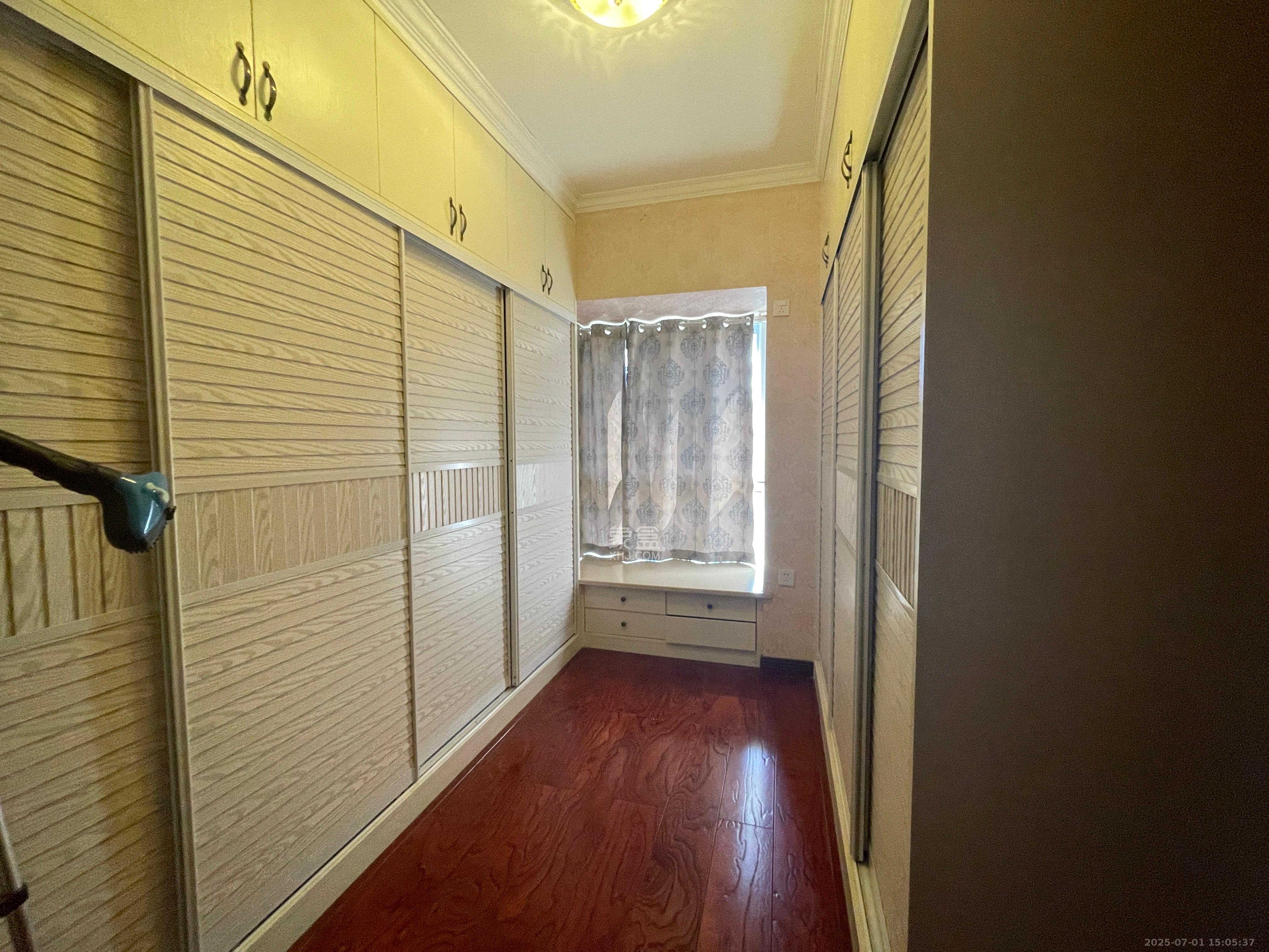 湘府十城（汇财御景湾新寓,汇财国际）  5室2厅3卫    3200.0元/月室内图