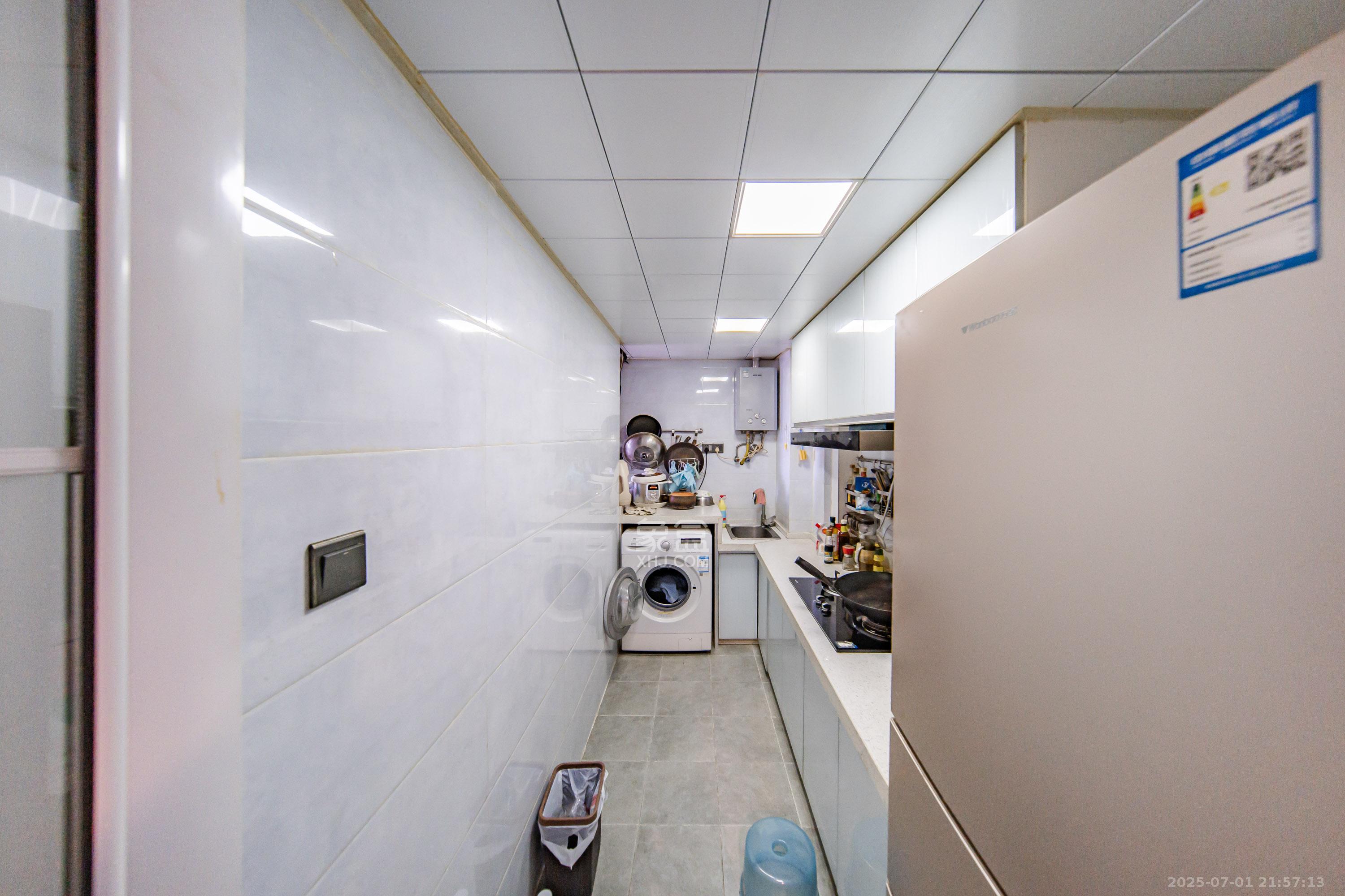 合能洋湖公馆 2室2厅1卫 39.8万 合能洋湖公馆 2室2厅1卫 39.8万厨房