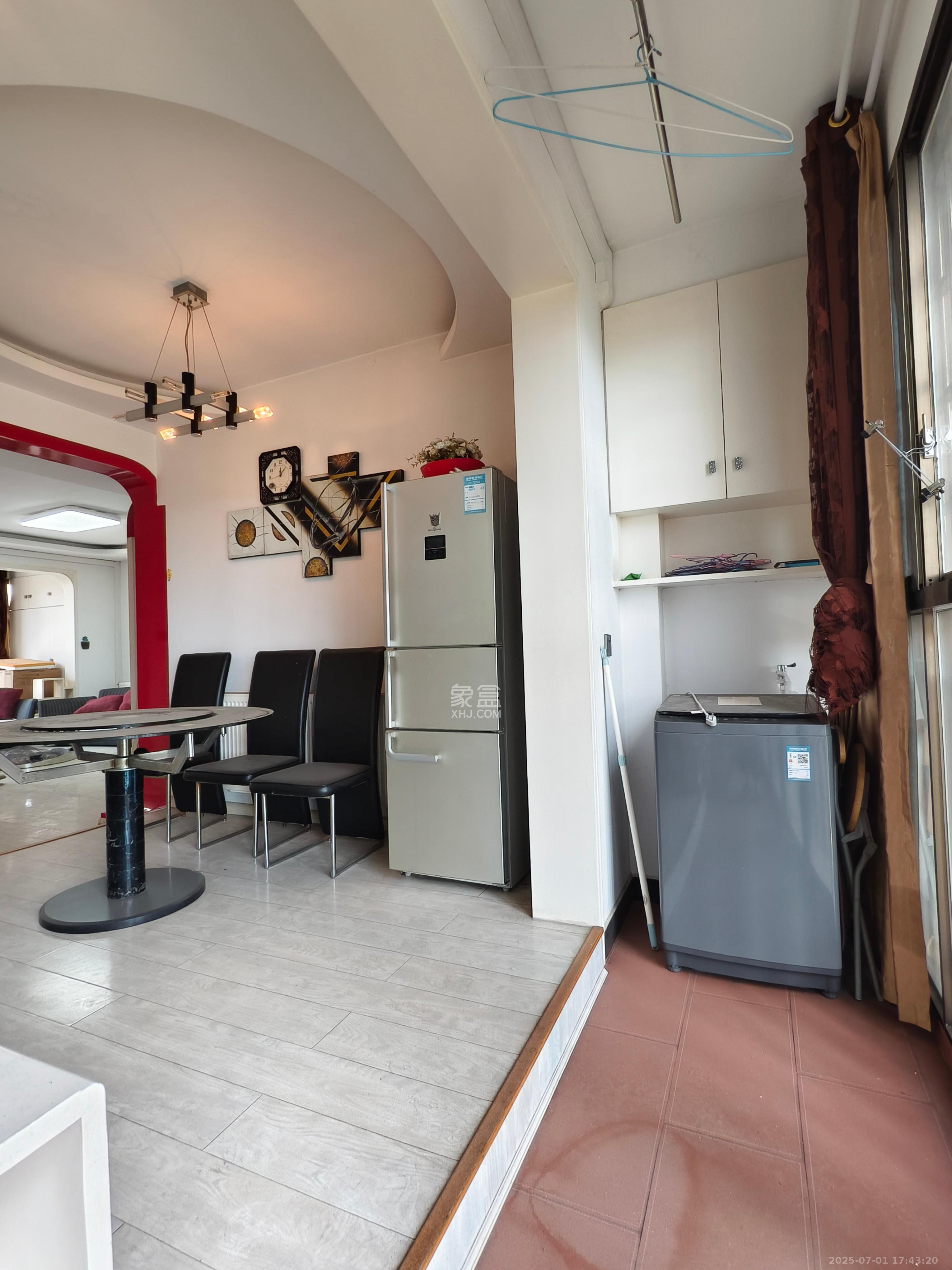 蟠龙欣苑 3室2厅2卫 2000.0元/月 蟠龙欣苑 3室2厅2卫 2000.0元/月室内图