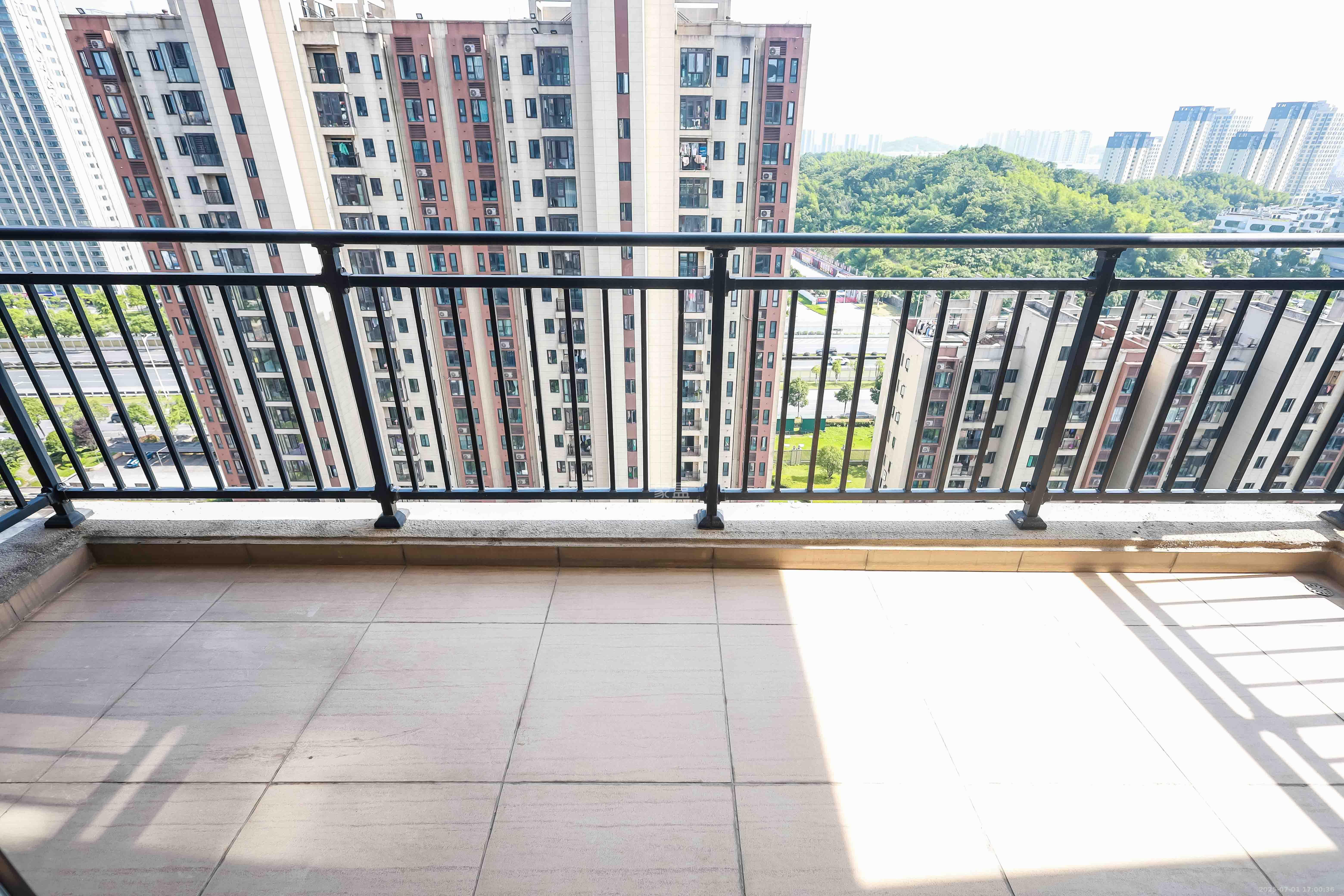 碧桂园荟隽棠  4室2厅3卫    168.0万 碧桂园荟隽棠  4室2厅3卫    168.0万阳台