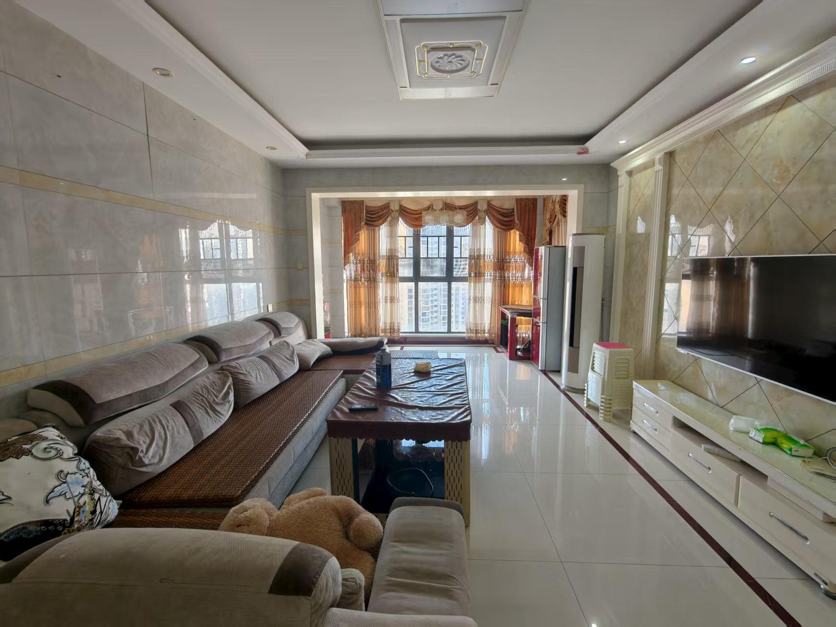 金益紫檀 3室2厅2卫 72.8万 金益紫檀 3室2厅2卫 72.8万客厅