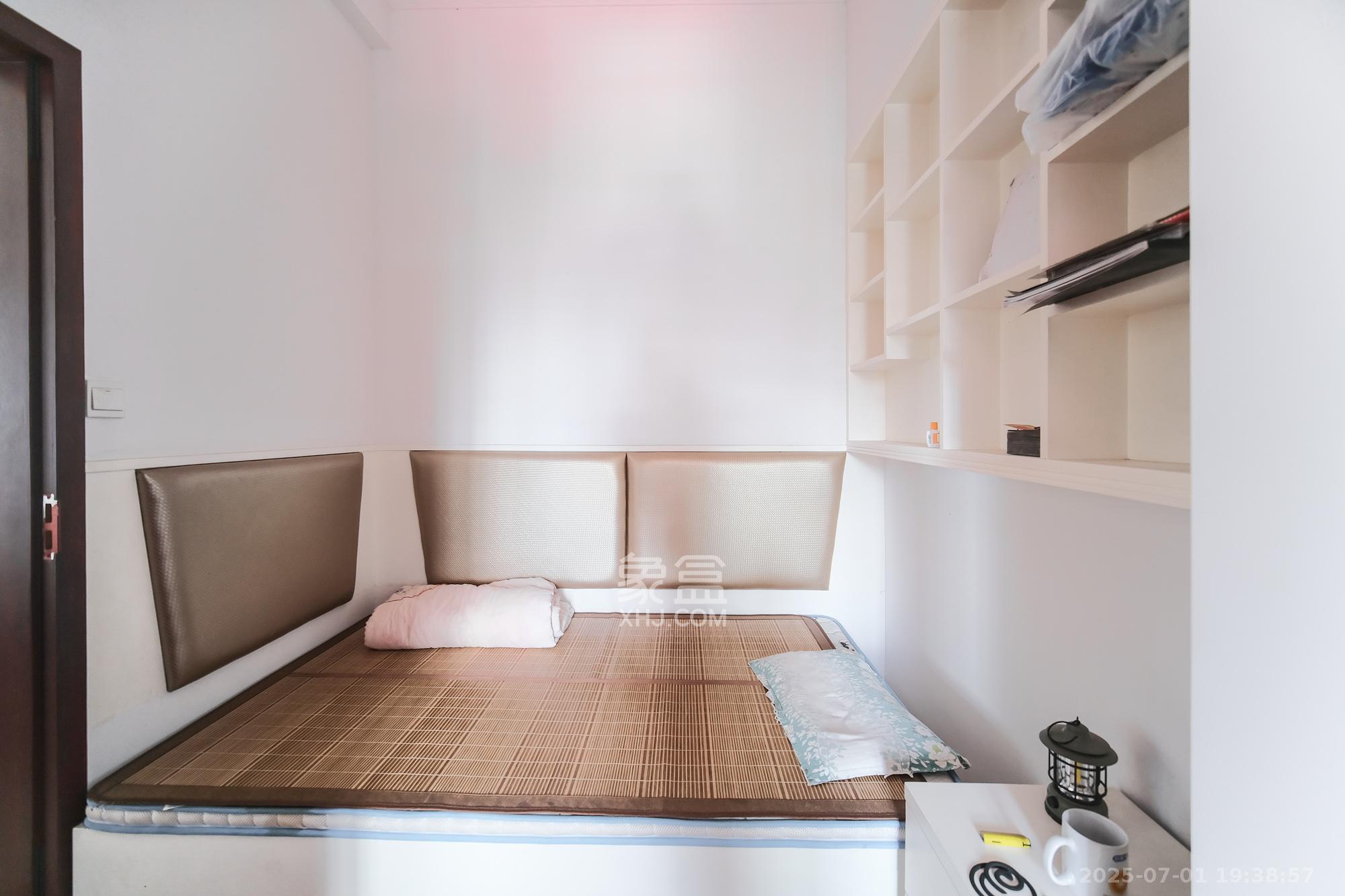 红树湾 3室2厅1卫 80.0万 红树湾 3室2厅1卫 80.0万卧室