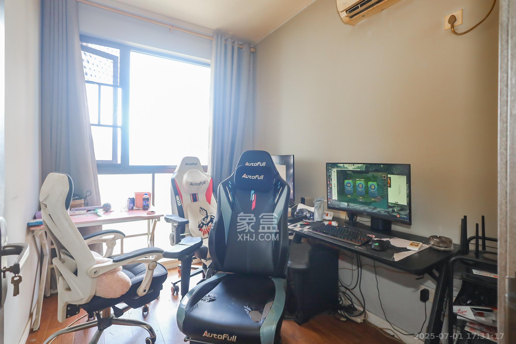 世茂外滩里(世茂铂翠湾三期)  3室2厅1卫    158.0万 世茂外滩里(世茂铂翠湾三期)  3室2厅1卫    158.0万卧室