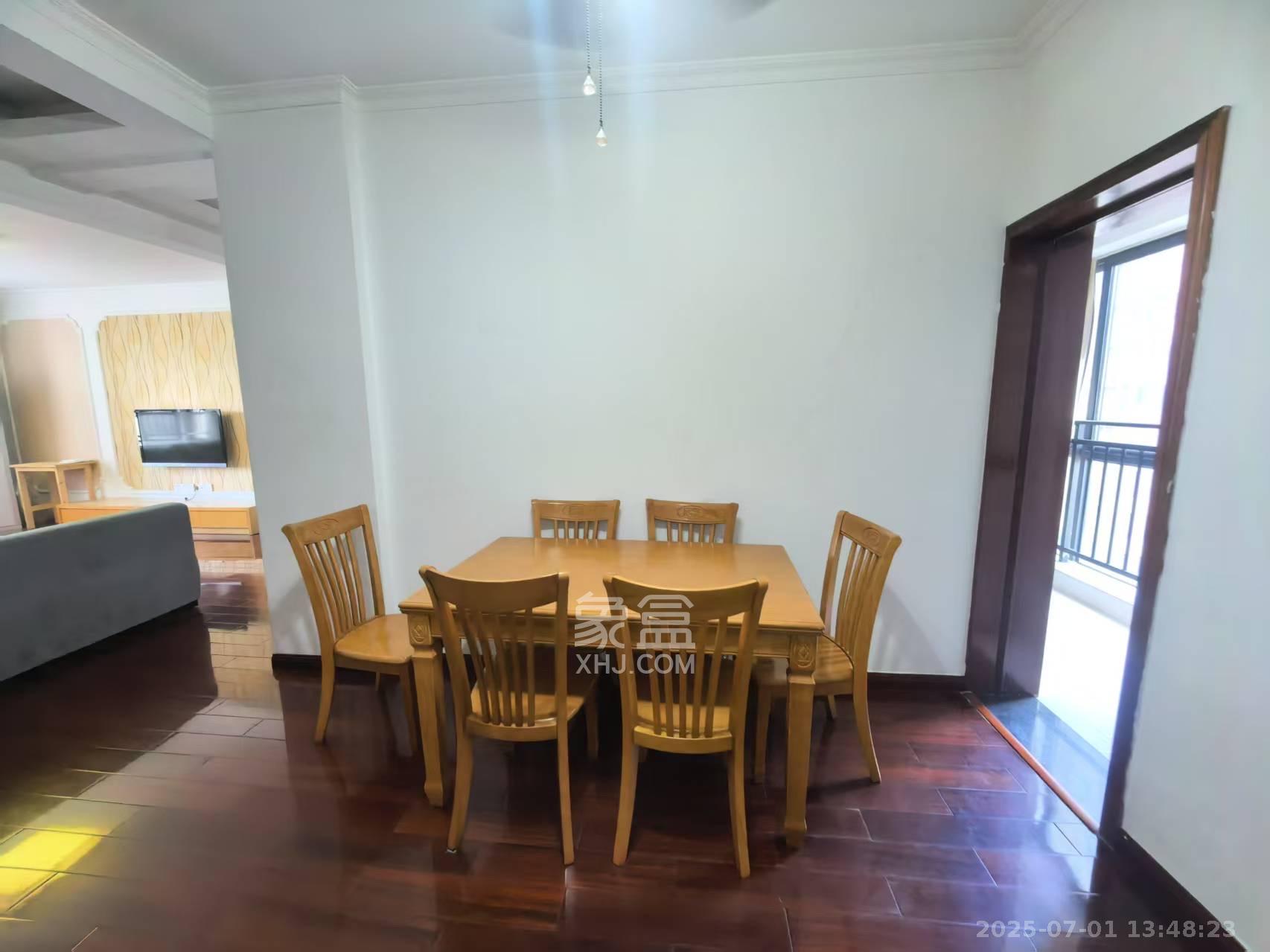 海拔东方 3室2厅2卫 2600.0元/月 海拔东方 3室2厅2卫 2600.0元/月室内图