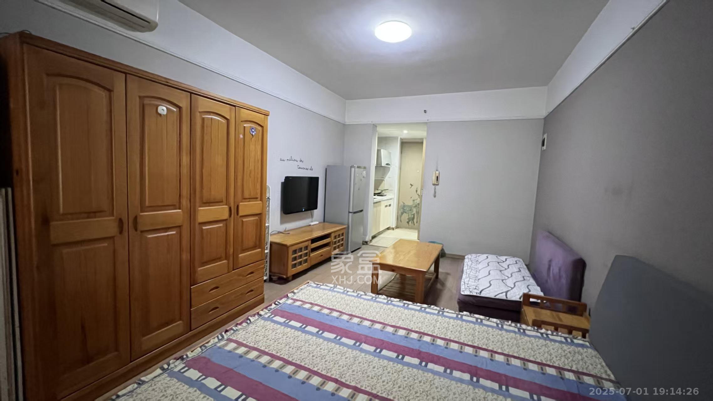 万科金色家园  1室0厅1卫    1250.0元/月 万科金色家园  1室0厅1卫    1250.0元/月室内图