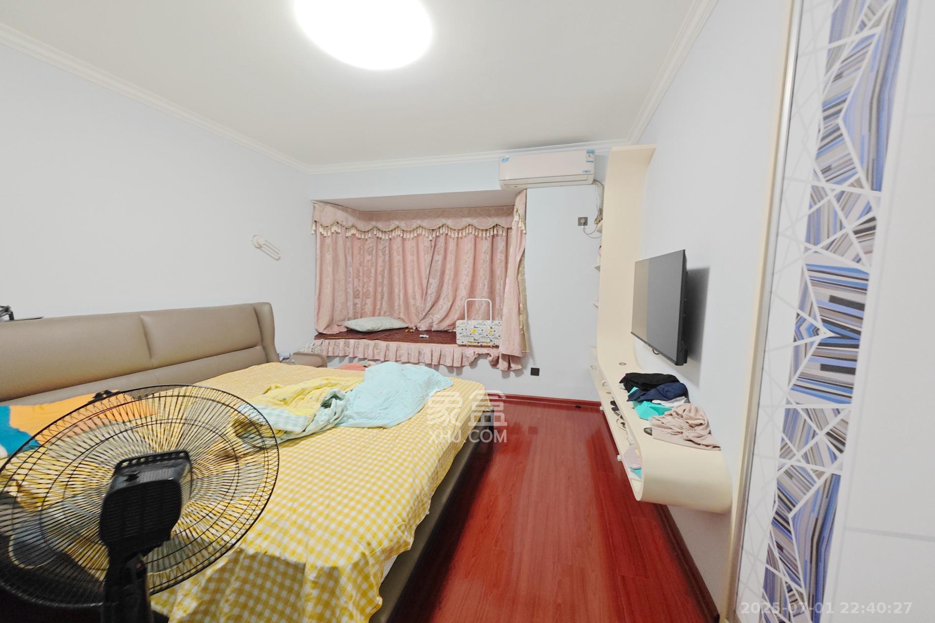 中江佳境天成  4室2厅2卫    126.0万卧室