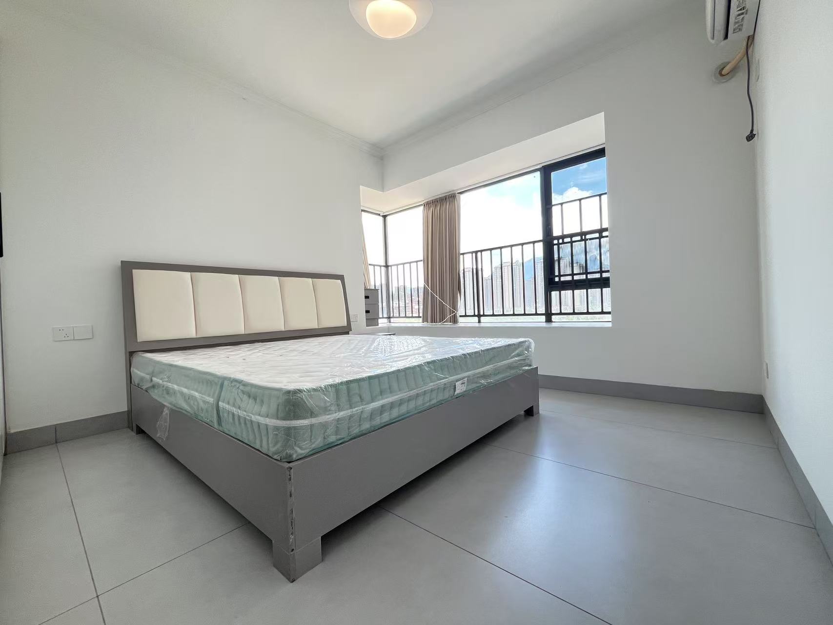 荣盛花语书苑 3室2厅2卫 2500.0元/月 荣盛花语书苑 3室2厅2卫 2500.0元/月室内图