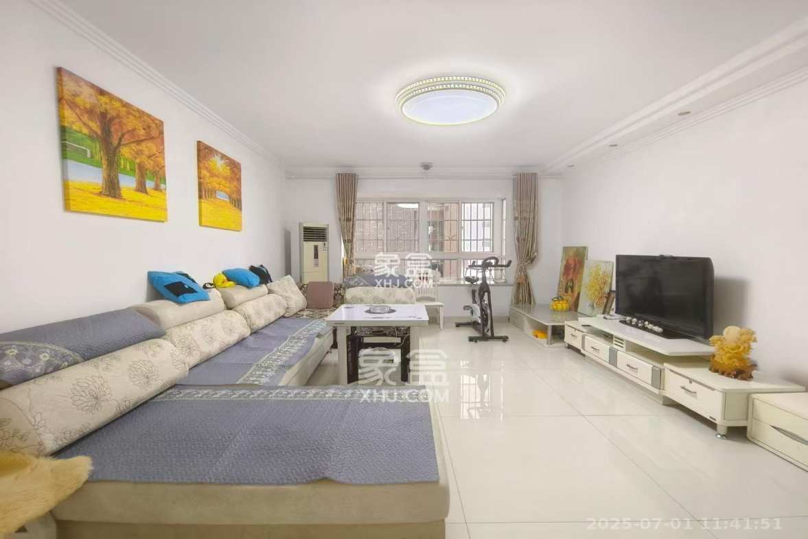 嘉盛华庭(一期、二期、三期) 3室2厅2卫 3500.0元/月 嘉盛华庭(一期、二期、三期) 3室2厅2卫 3500.0元/月室内图