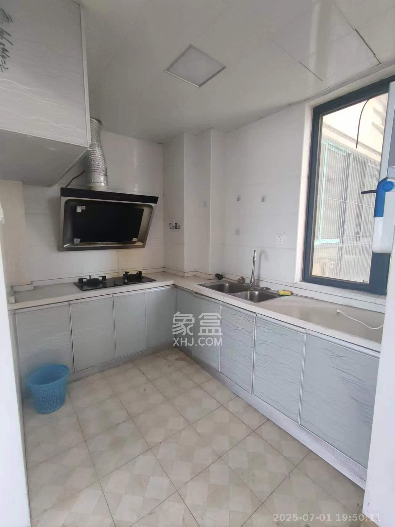 长房时代城  3室2厅1卫    2400.0元/月 长房时代城  3室2厅1卫    2400.0元/月室内图