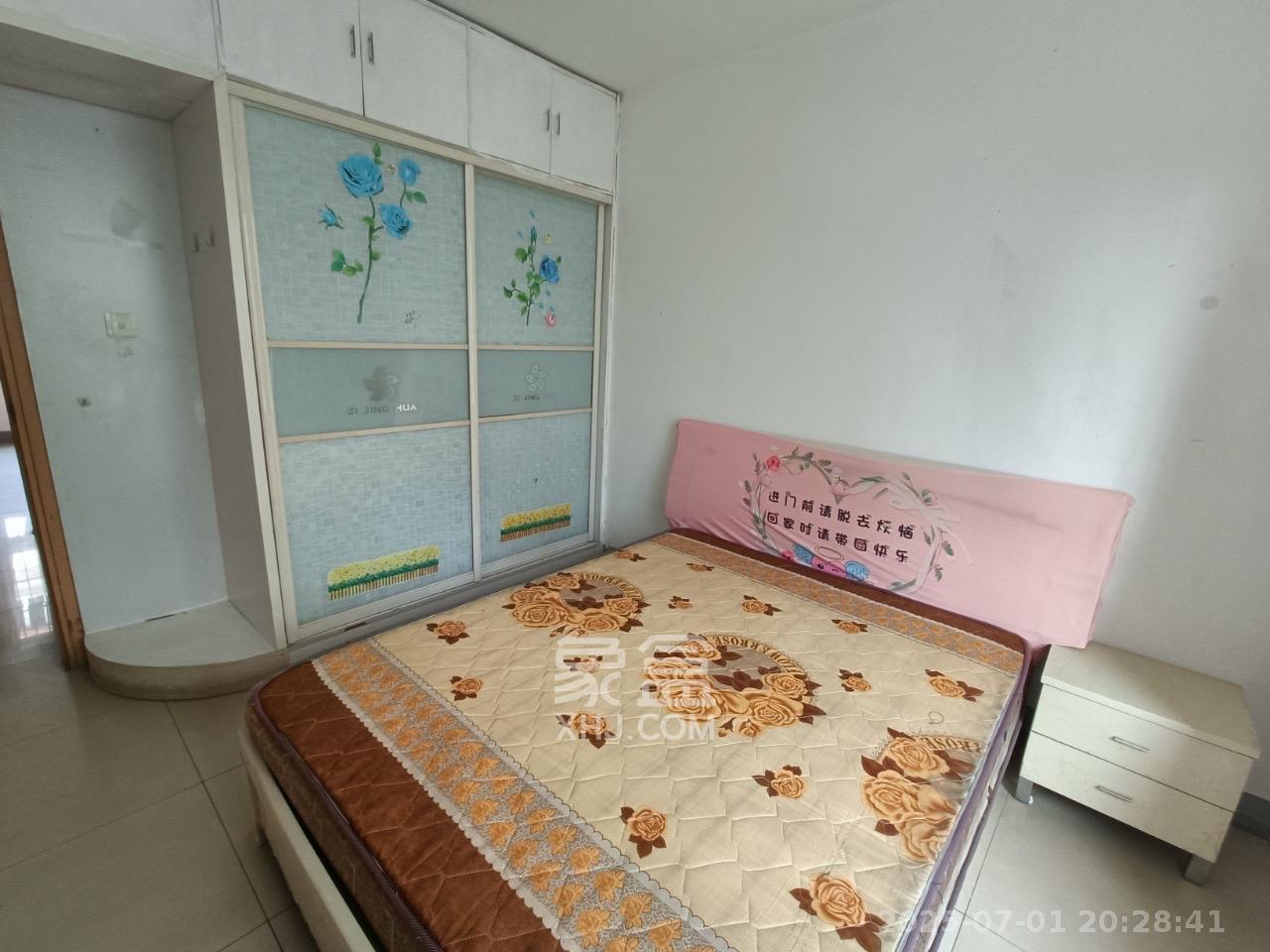 老灯泡厂宿舍（啤酒厂宿舍）  2室2厅1卫   1900.00元/月室内图