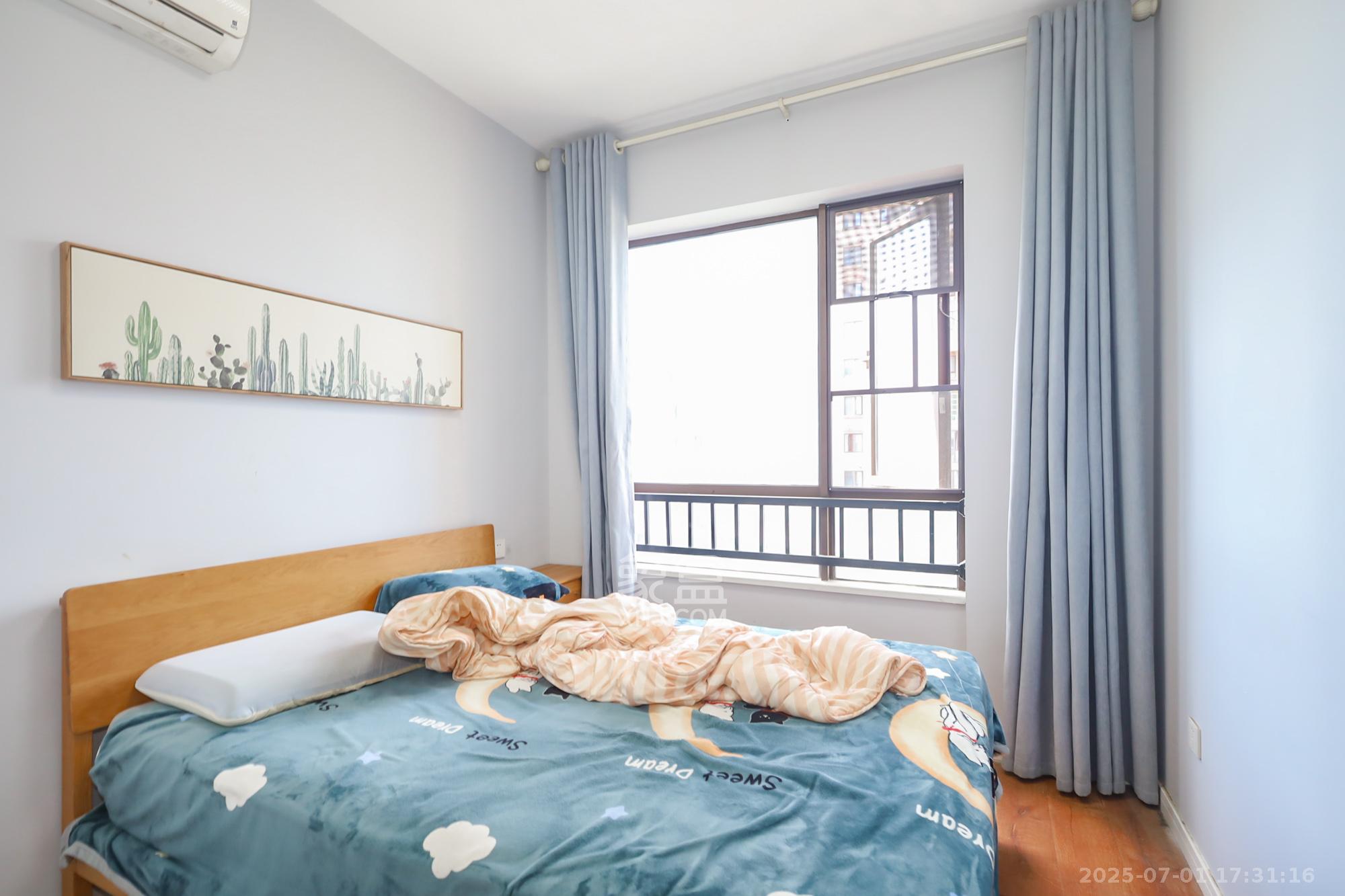 世茂外滩里(世茂铂翠湾三期)  3室2厅1卫    158.0万 世茂外滩里(世茂铂翠湾三期)  3室2厅1卫    158.0万卧室