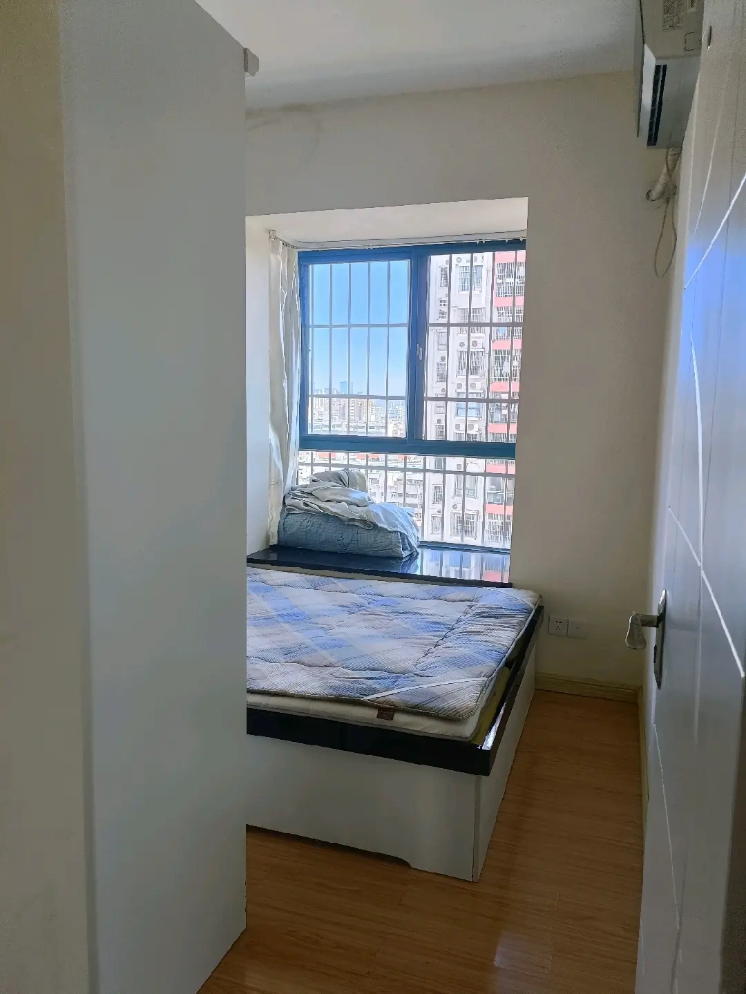 中景花园  1室1厅1卫   1800.00元/月室内图