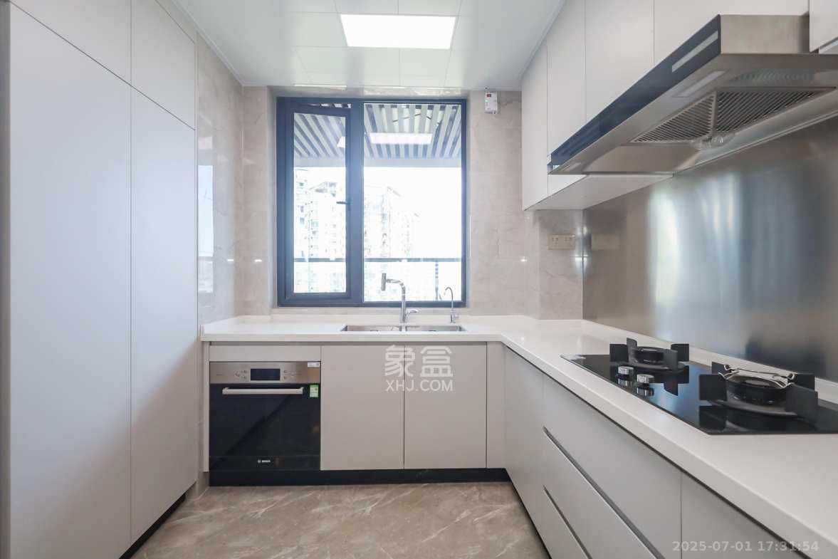 江山印  4室2厅5卫    850.0万 江山印  4室2厅5卫    850.0万厨房