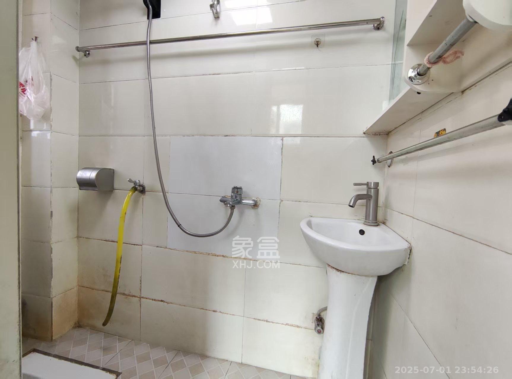 五金矿产进出口集团公司宿舍 2室1厅1卫 1600.0元/月 五金矿产进出口集团公司宿舍 2室1厅1卫 1600.0元/月室内图