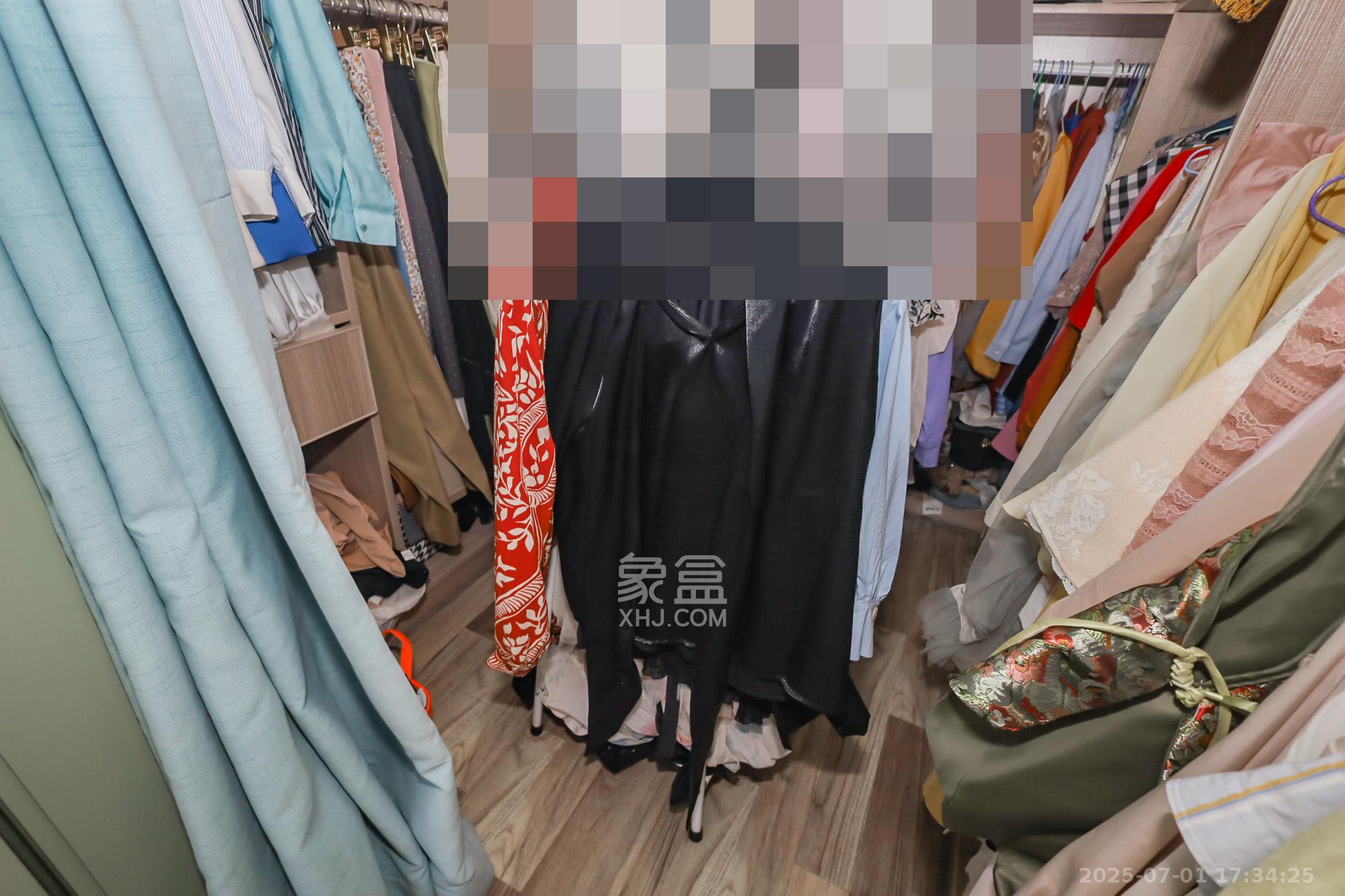 保利西海岸B区  4室2厅2卫   249.00万其他