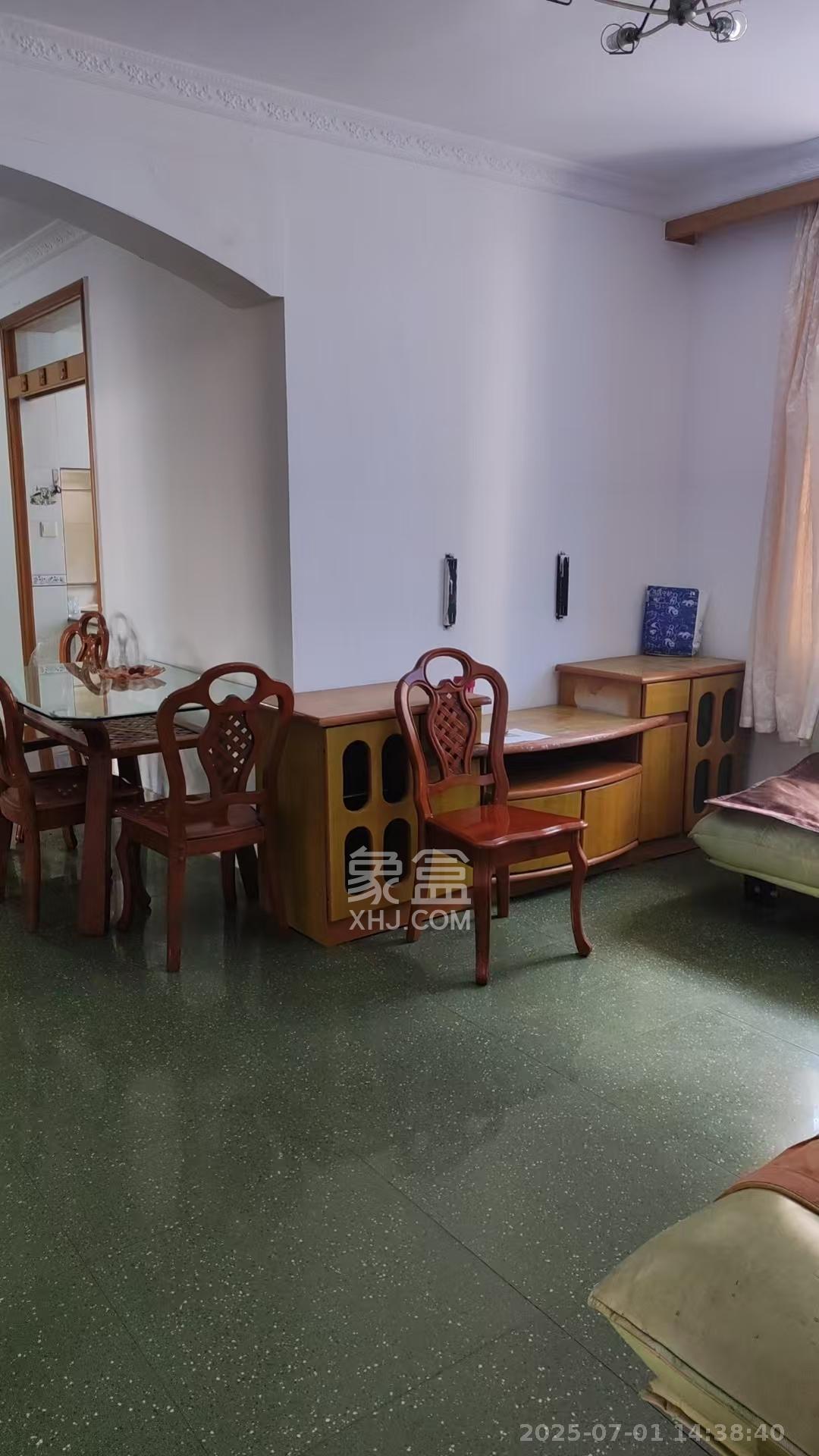 南园小区  3室2厅1卫   1900.00元/月室内图