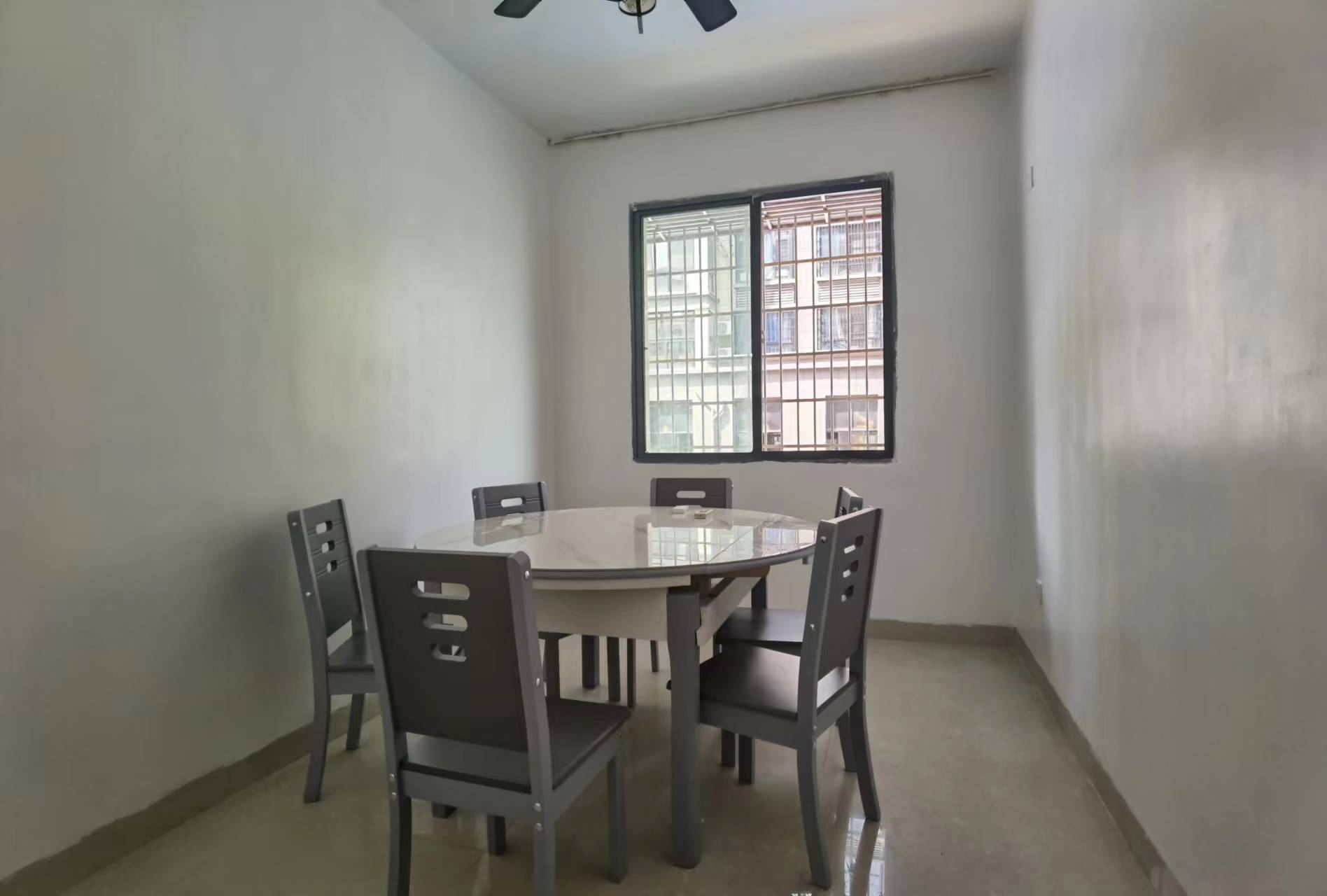 长湖小区 2室2厅1卫 1200.0元/月 长湖小区 2室2厅1卫 1200.0元/月室内图