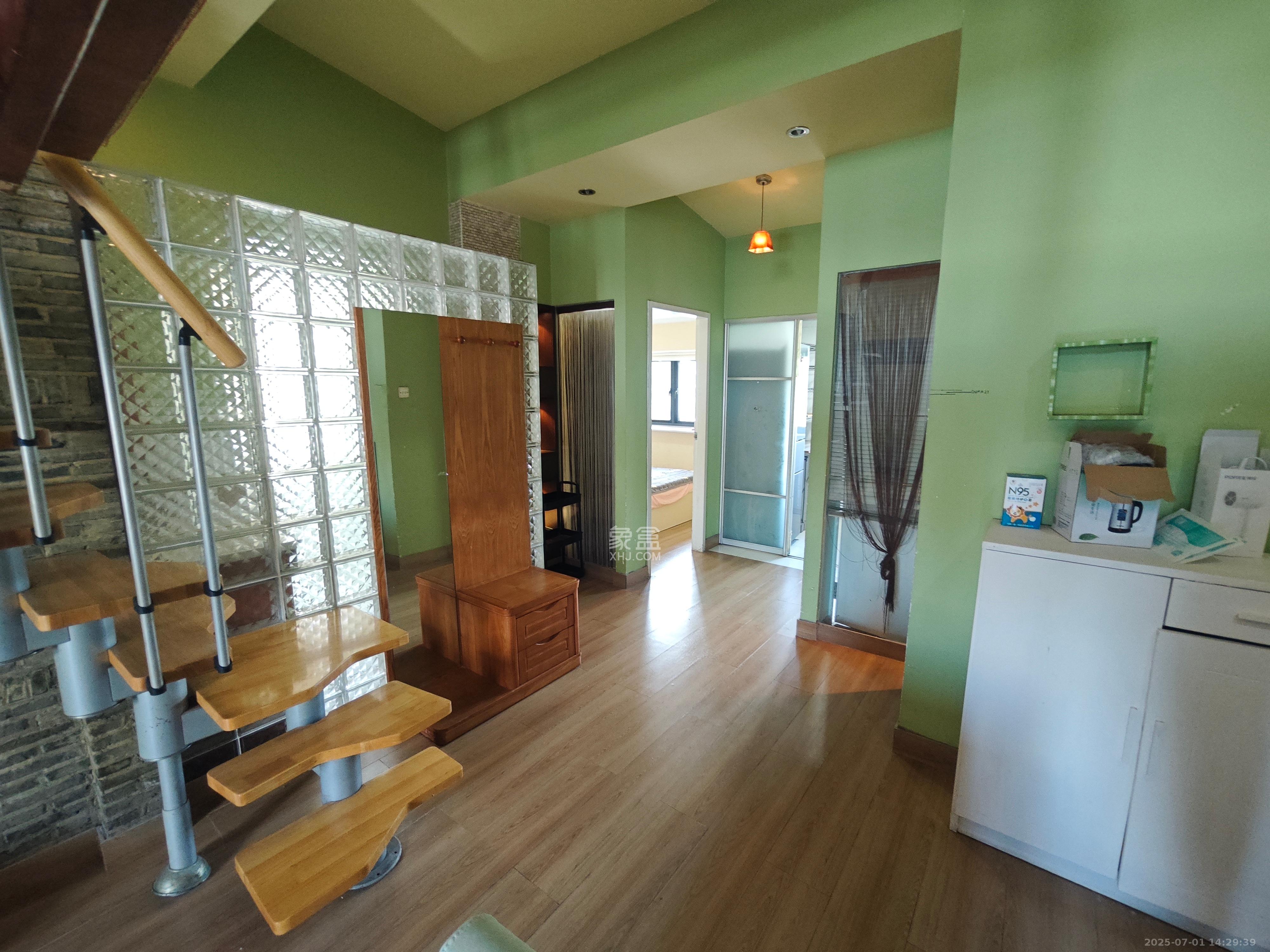 西街花园 2室2厅1卫 2100.0元/月 西街花园 2室2厅1卫 2100.0元/月室内图