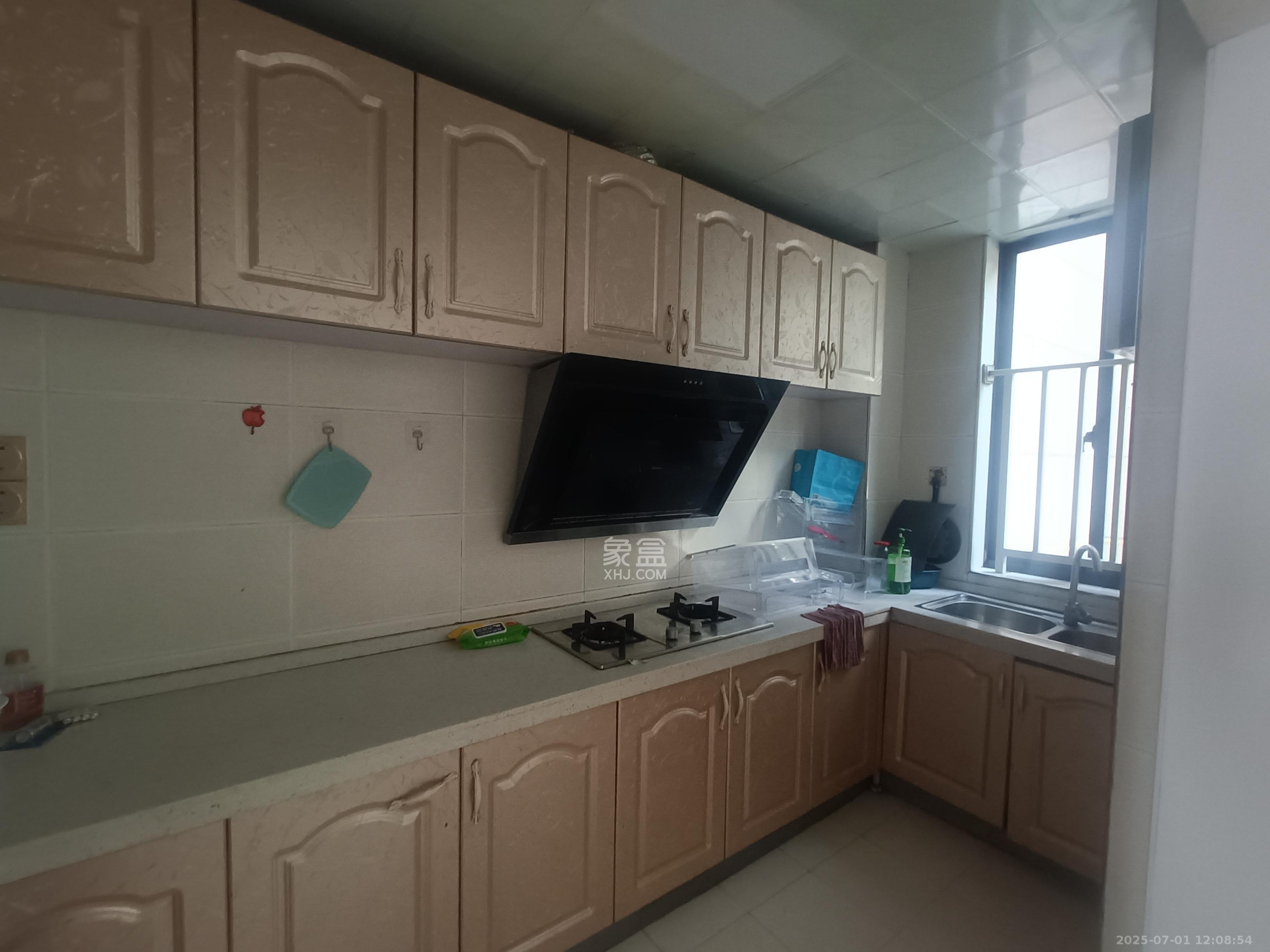 保利麓谷林语A区  3室2厅1卫    2300.0元/月 保利麓谷林语A区  3室2厅1卫    2300.0元/月室内图