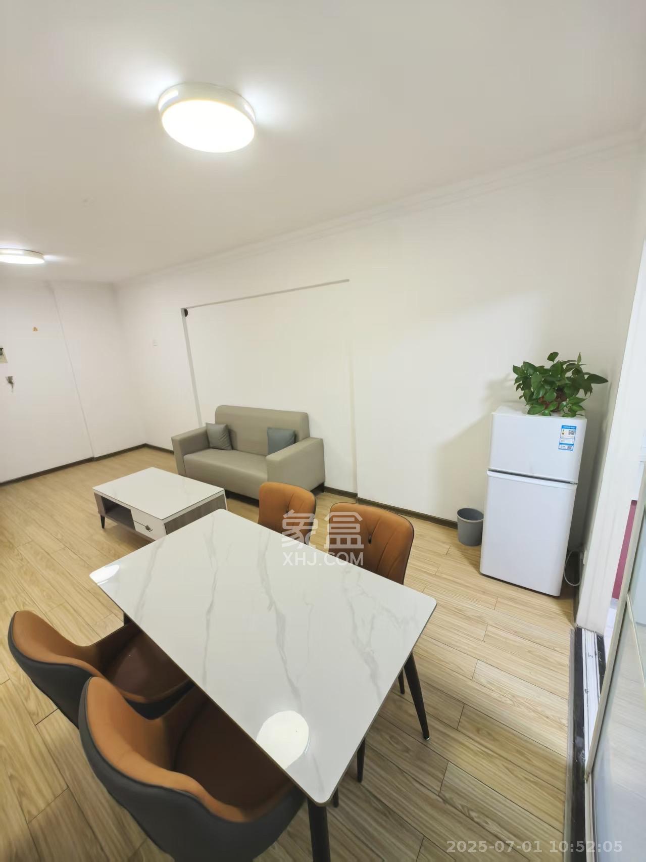 兰卡威国际 1室1厅1卫 2400.00元/月 兰卡威国际 1室1厅1卫 2400.00元/月室内图