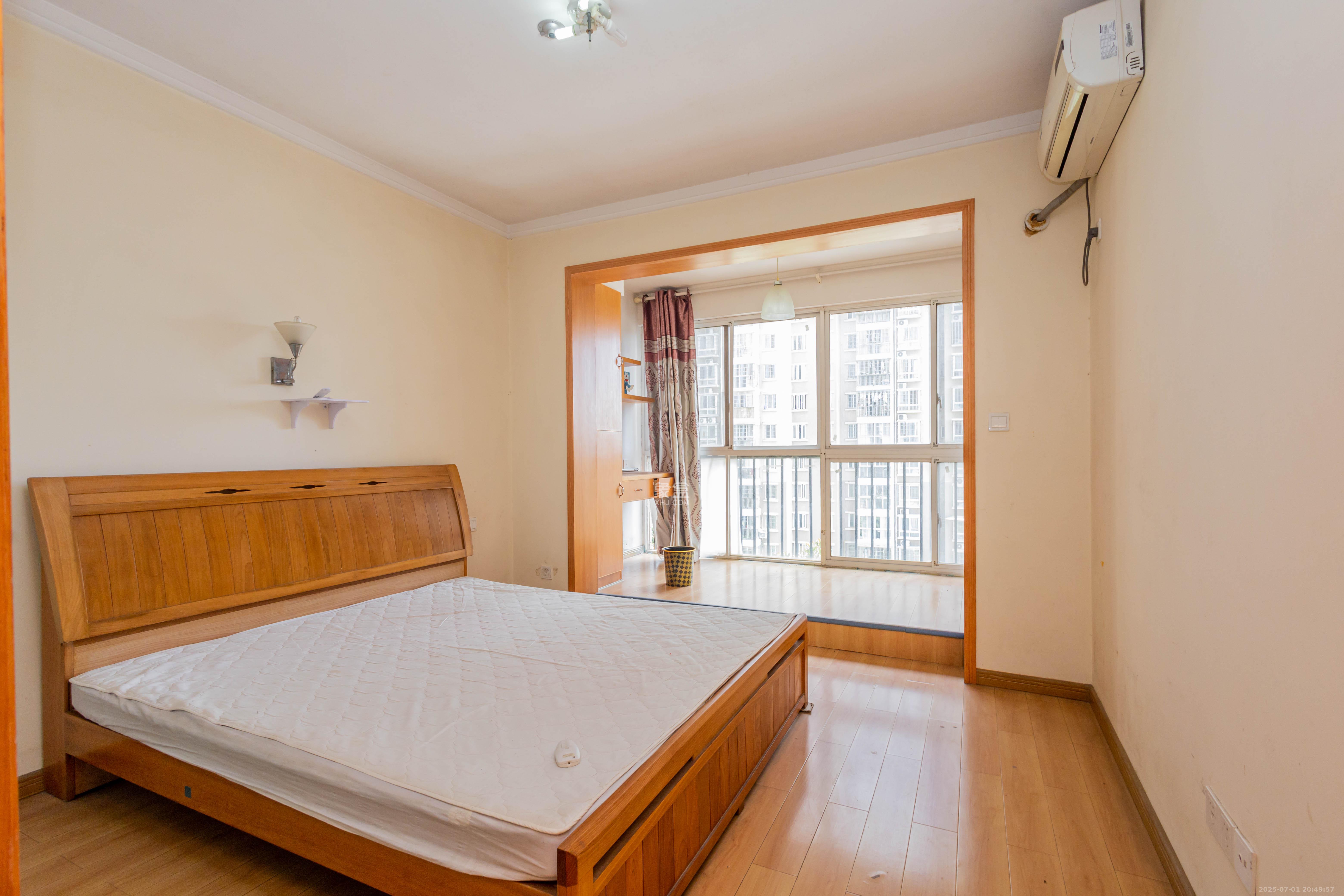 东业苹果社区 2室2厅1卫 42.0万 东业苹果社区 2室2厅1卫 42.0万卧室