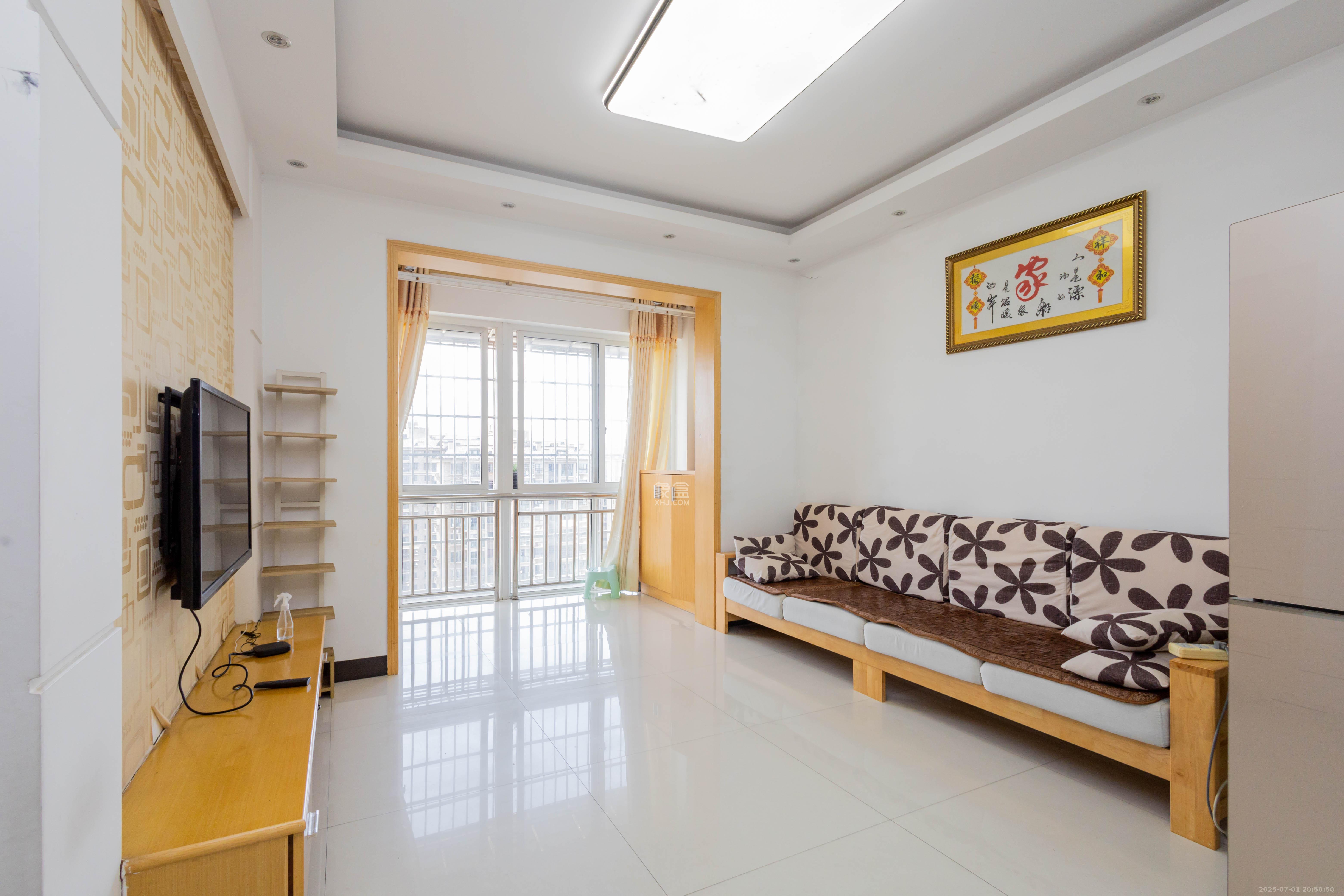 爵士湘 2室2厅1卫 42.0万 爵士湘 2室2厅1卫 42.0万客厅