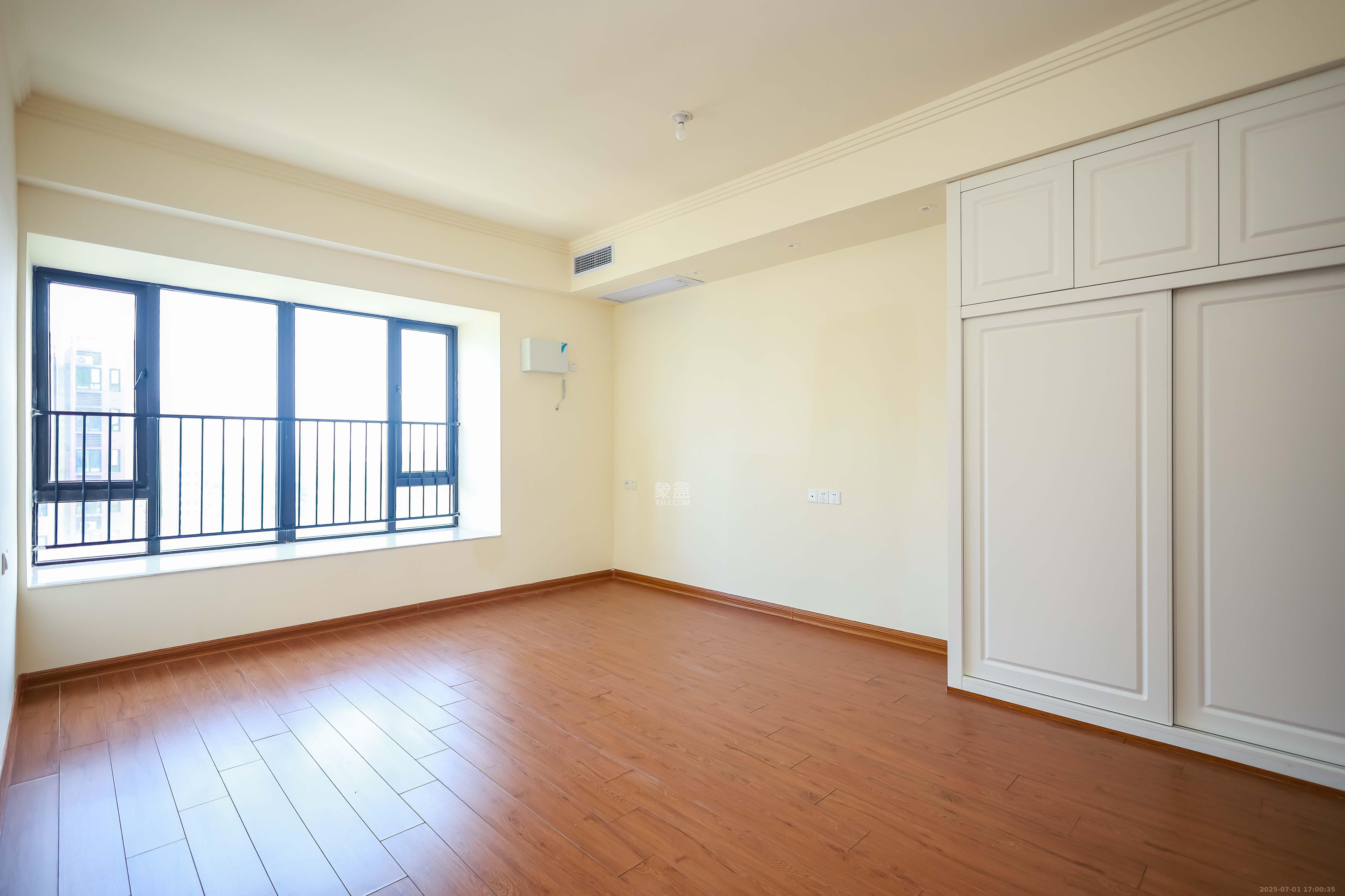 碧桂园荟隽棠  4室2厅3卫    168.0万 碧桂园荟隽棠  4室2厅3卫    168.0万卧室