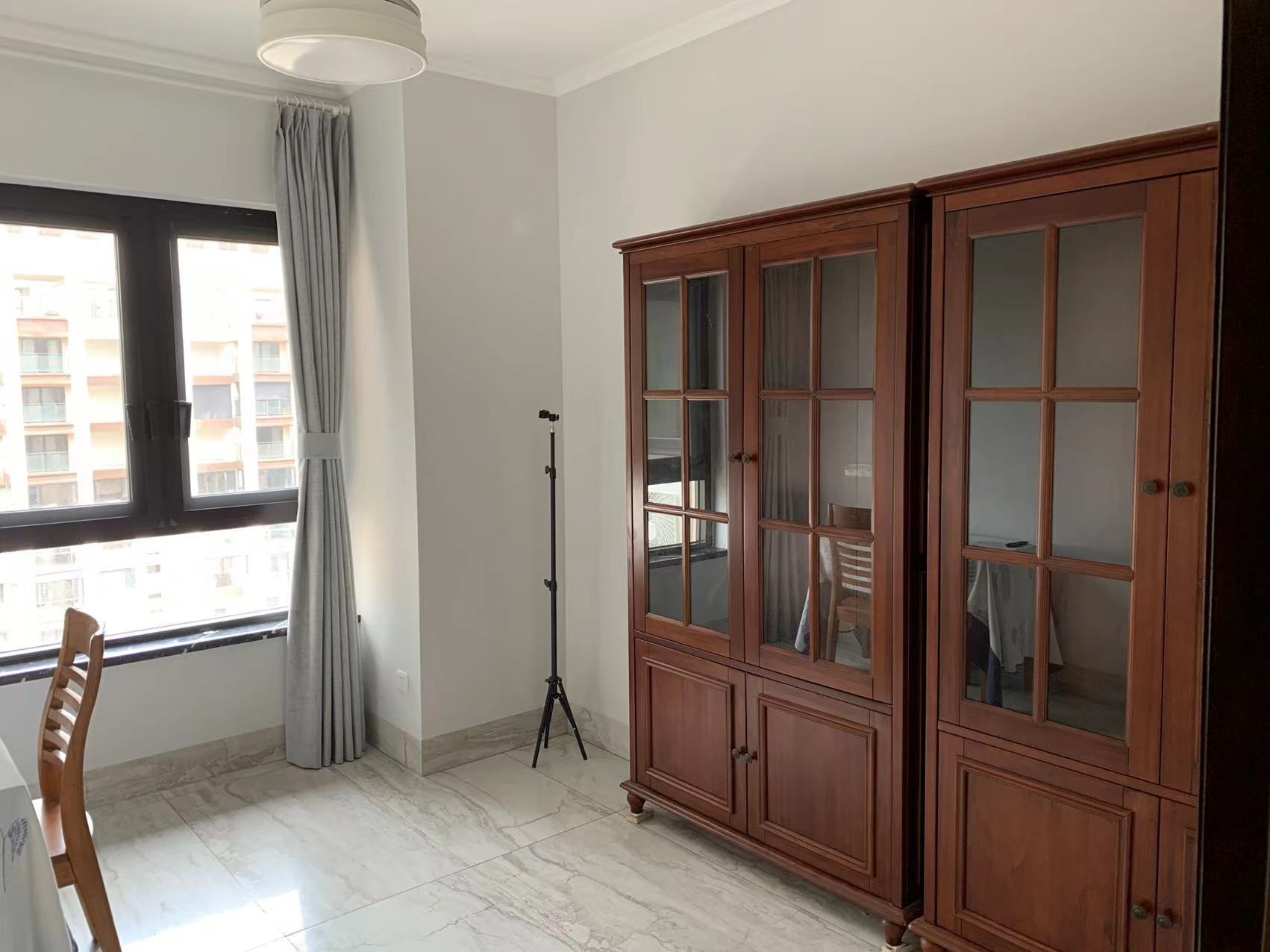 恩祥新城 5室2厅2卫 6000.0元/月 恩祥新城 5室2厅2卫 6000.0元/月室内图