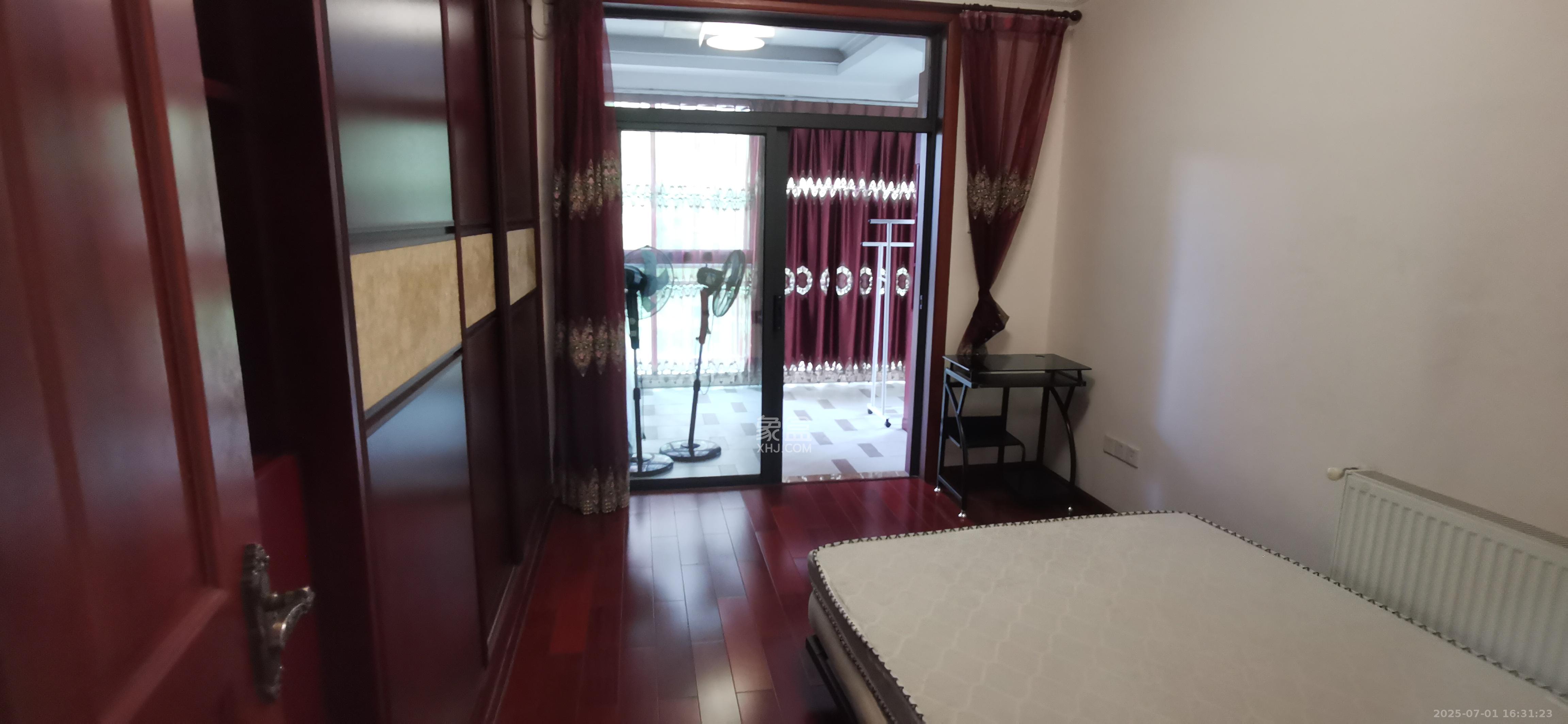 归心苑  3室2厅2卫   3500.00元/月室内图