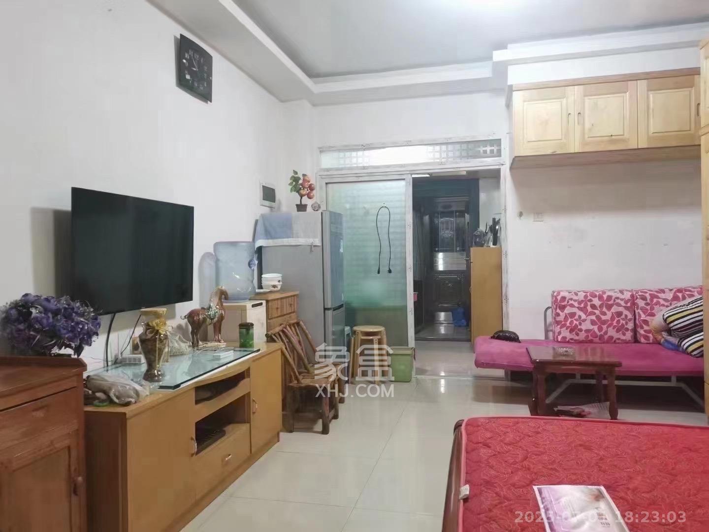 伍家岭生活广场  1室0厅1卫    1600.0元/月 伍家岭生活广场  1室0厅1卫    1600.0元/月