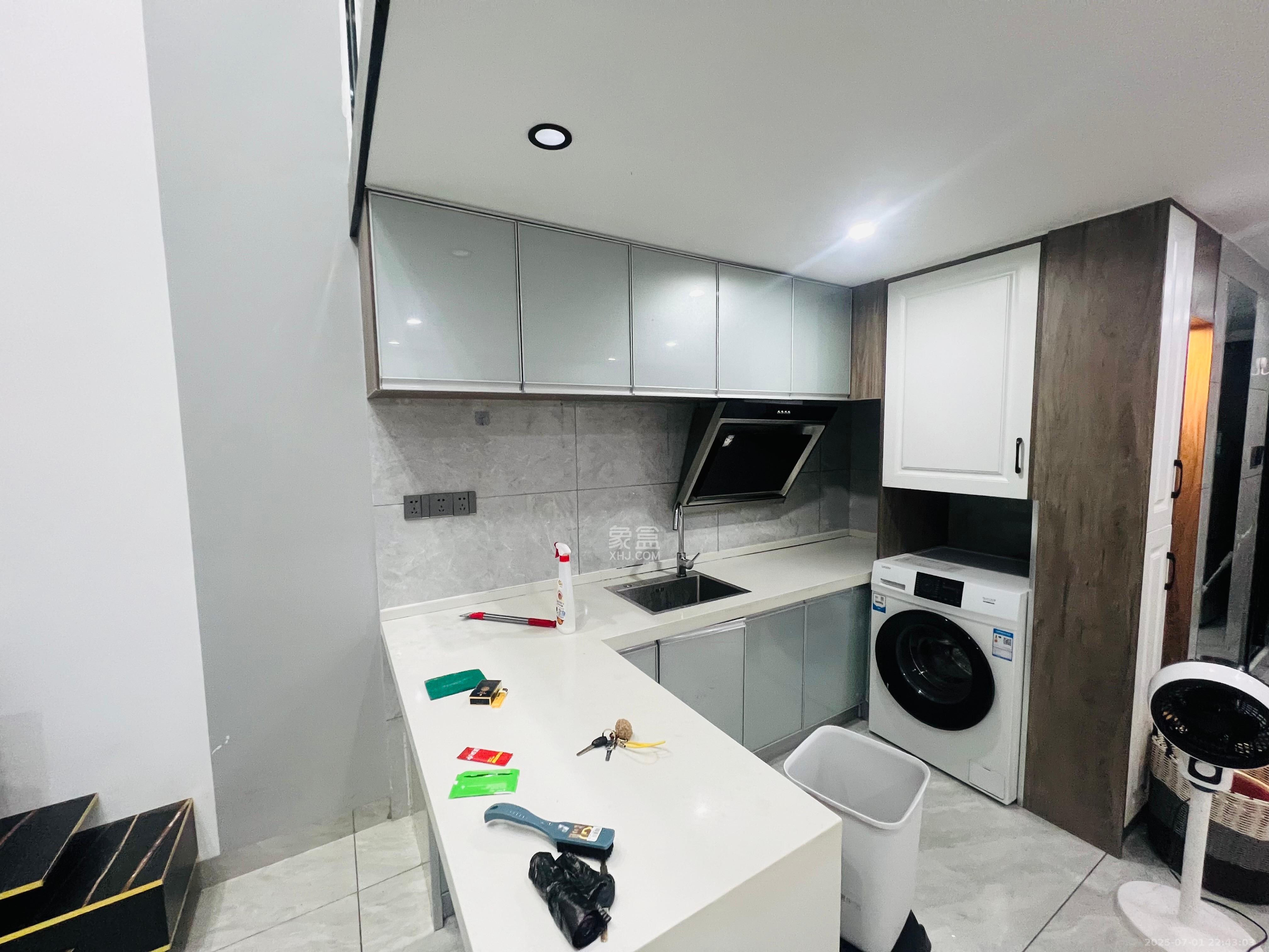 龙湖新壹城  2室1厅1卫    2400.0元/月室内图