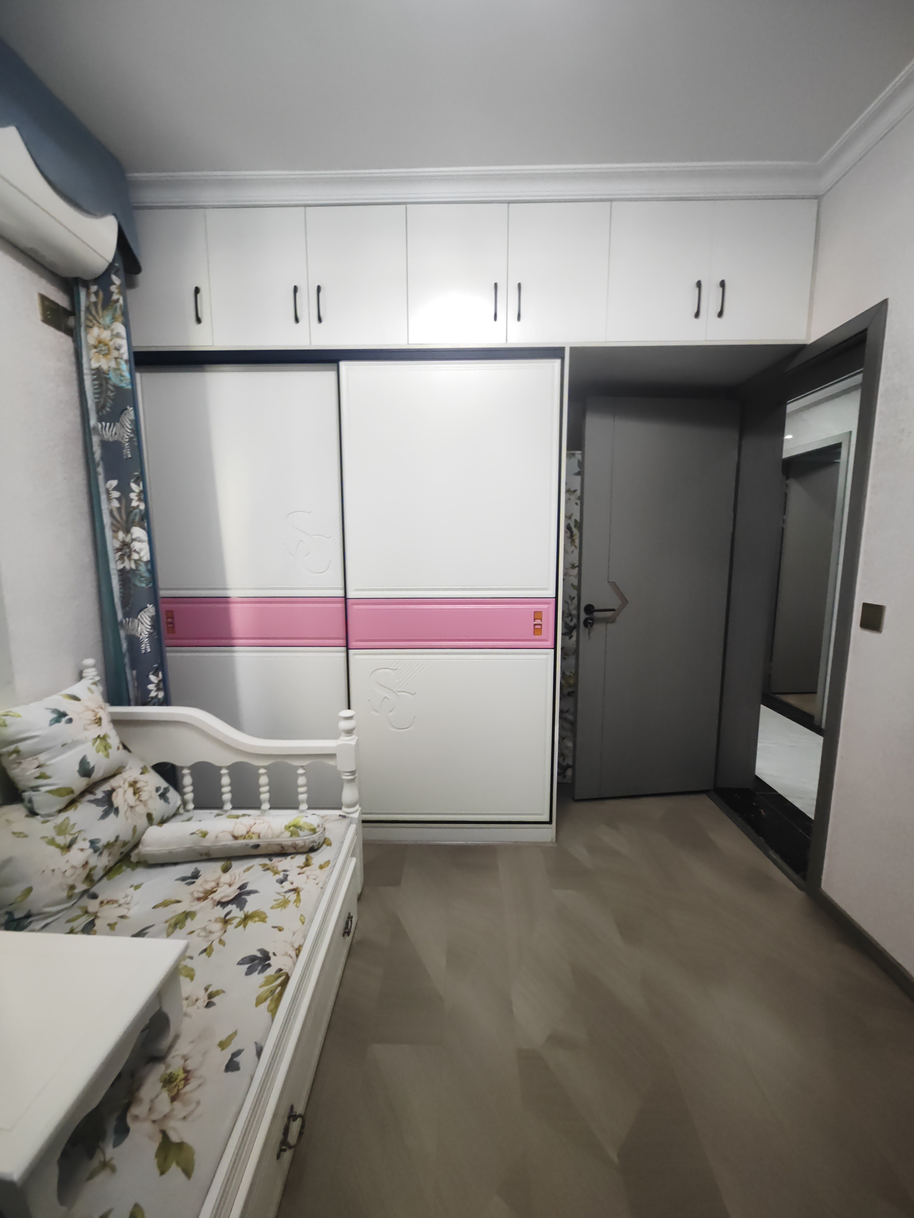 美的梧桐庄园 3室2厅2卫 2580.0元/月 美的梧桐庄园 3室2厅2卫 2580.0元/月室内图