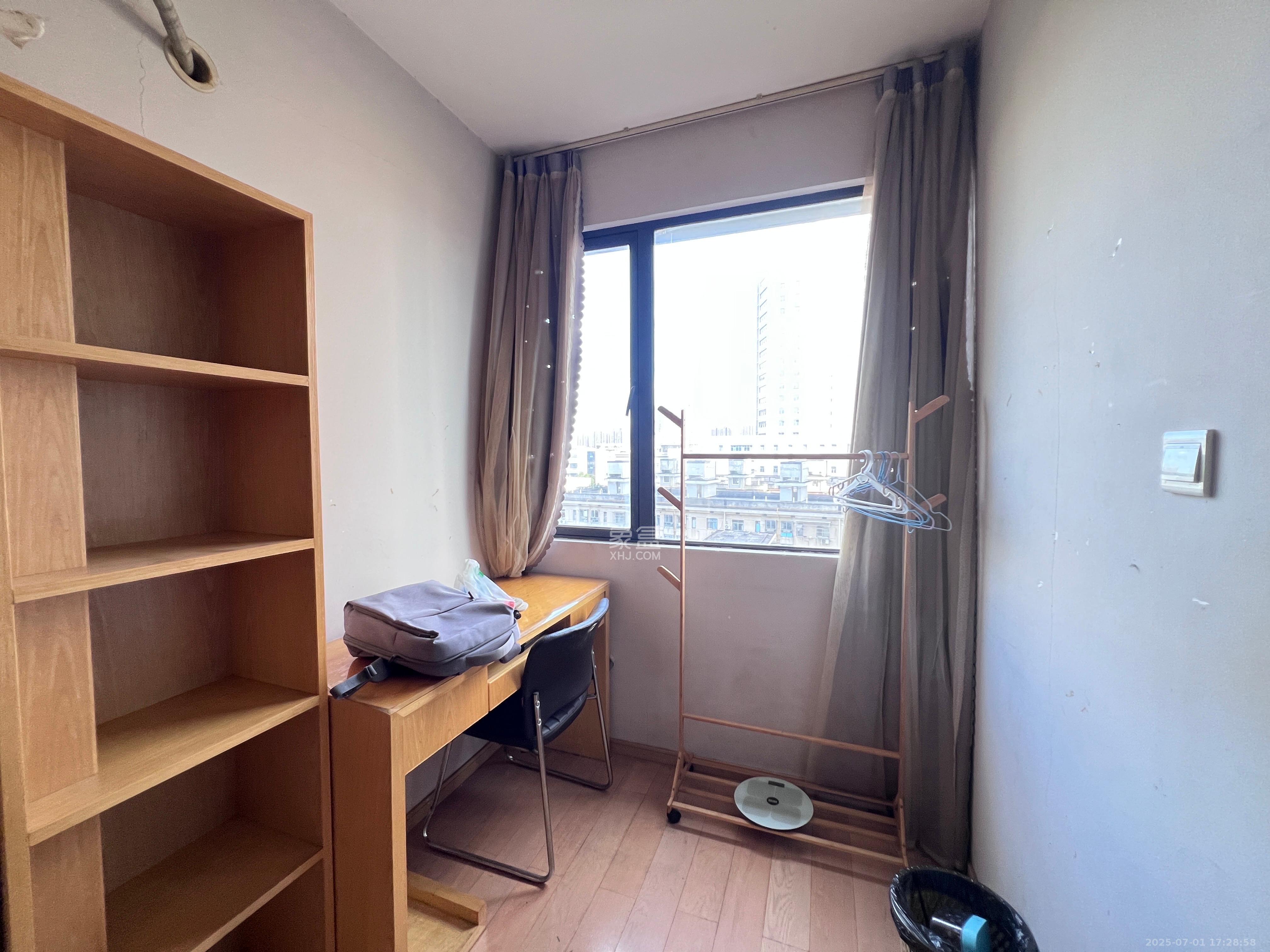 万科金色家园  1室1厅1卫   1300.00元/月室内图