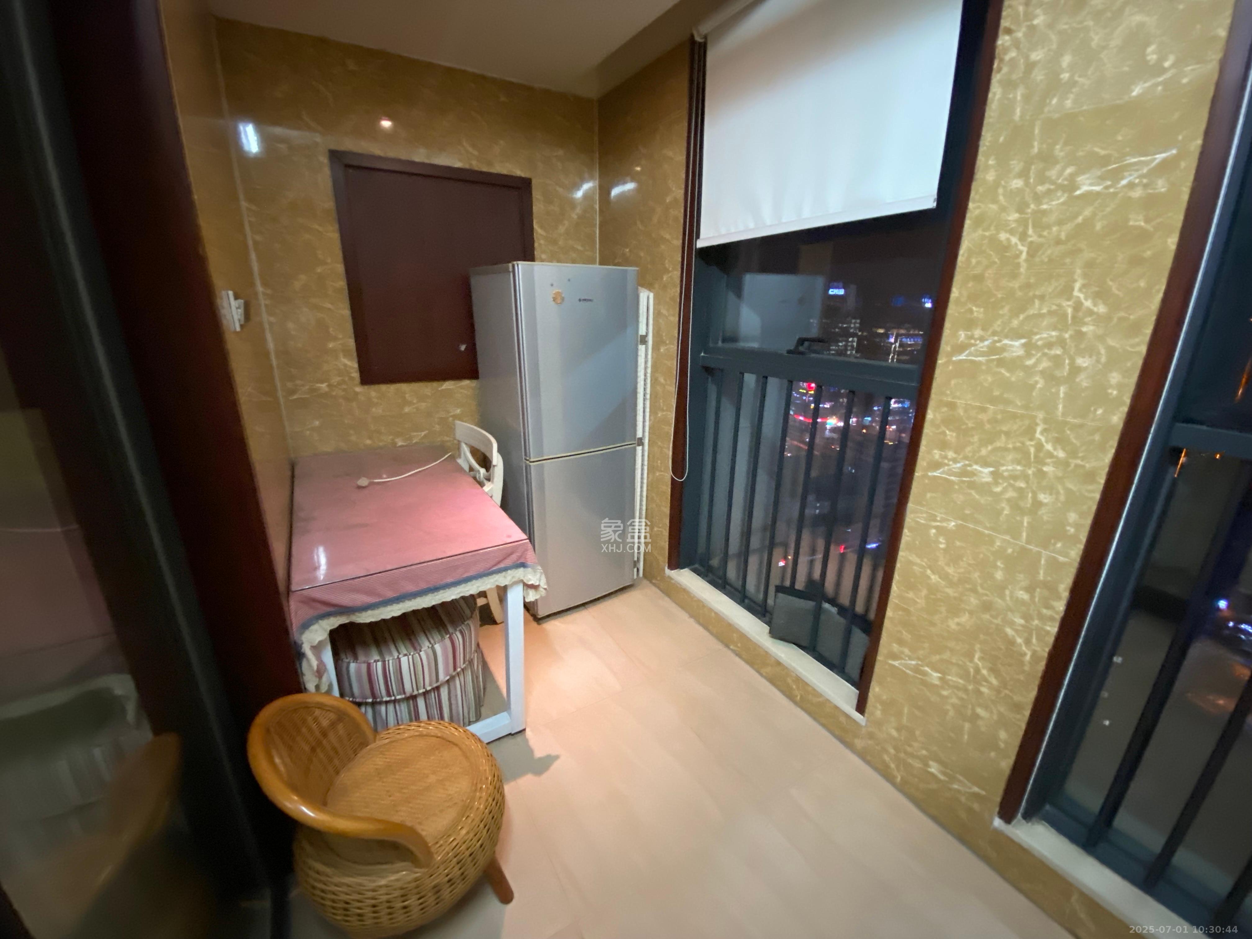 东塘瑞府  2室1厅1卫   3000.00元/月室内图