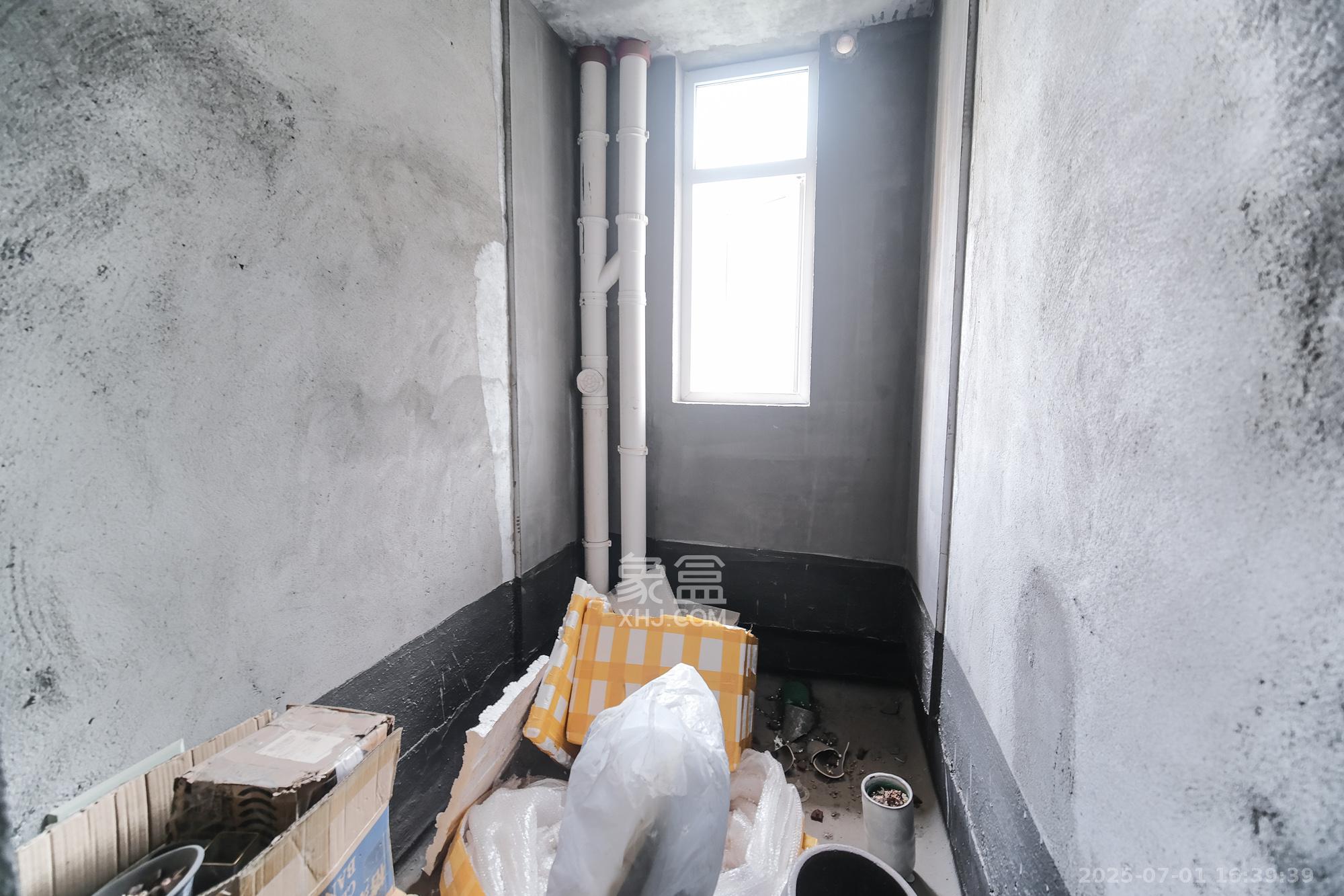 和悦城(蟠龙景苑)  3室2厅2卫    59.2万 和悦城(蟠龙景苑)  3室2厅2卫    59.2万卫生间