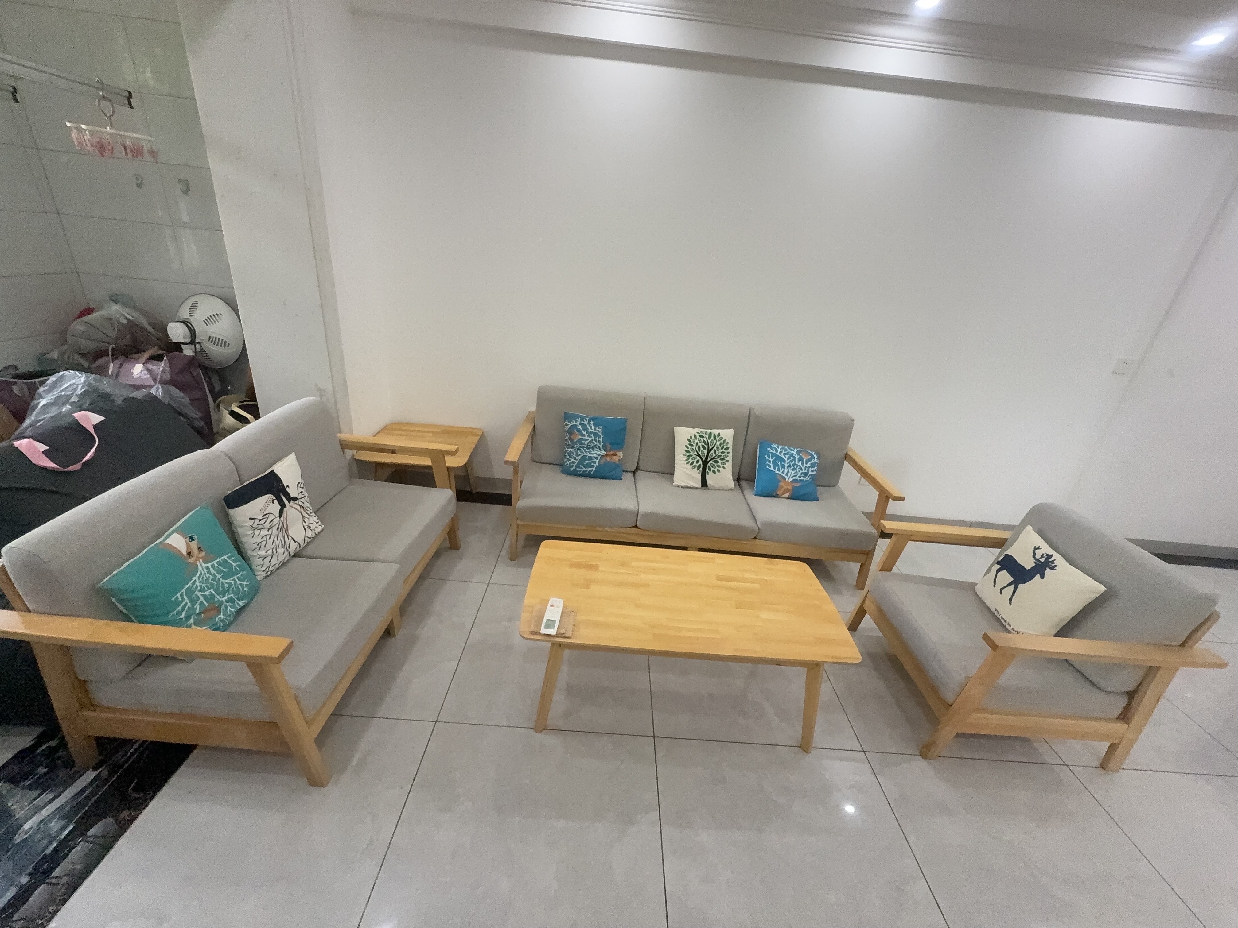 现代美居（喜盈门）  2室2厅1卫   2700.00元/月室内图