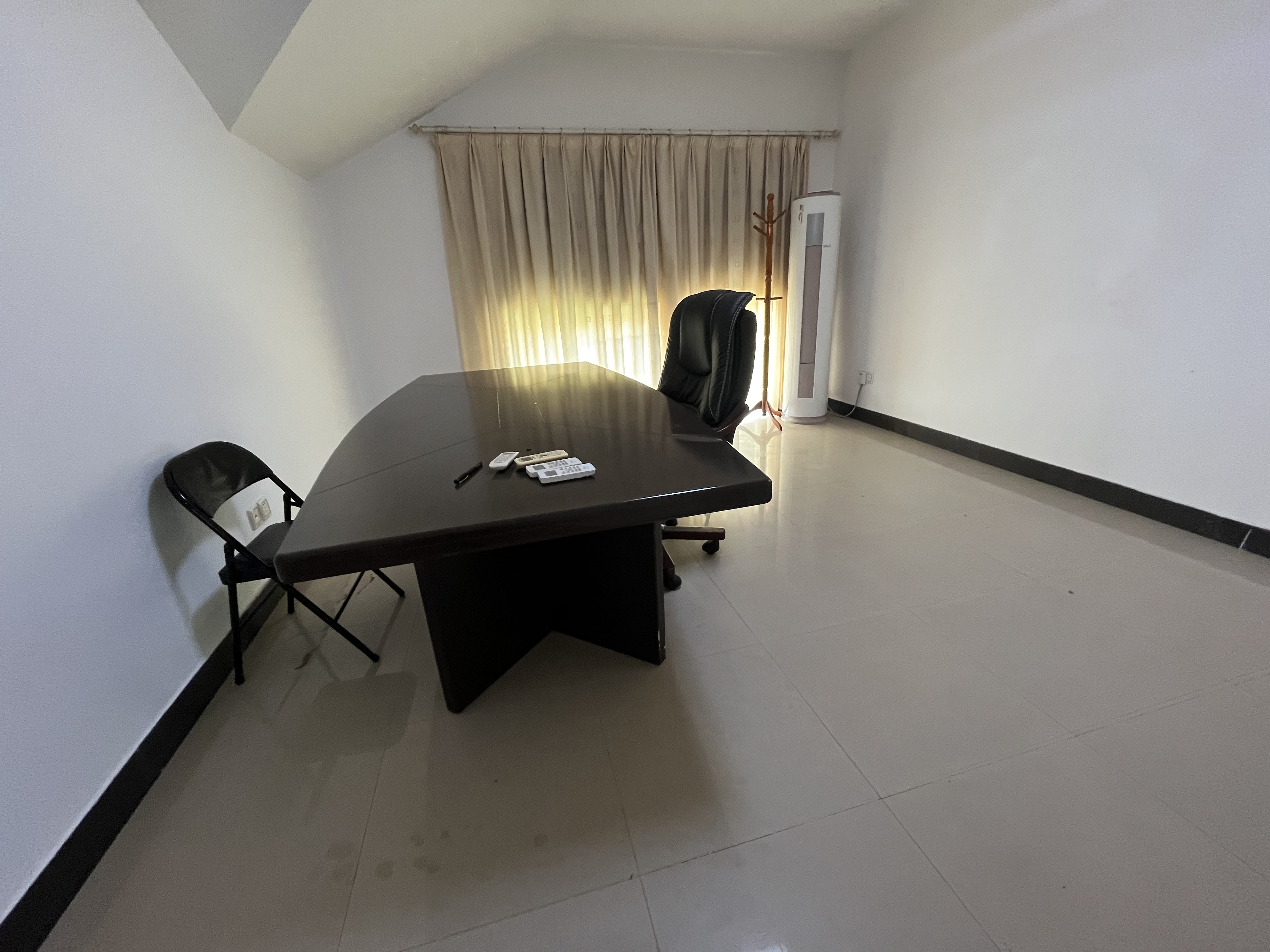 天上人间 5室1厅1卫 4500.0元/月 天上人间 5室1厅1卫 4500.0元/月室内图