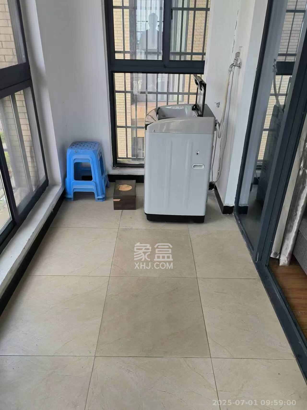 长龙湾 4室2厅2卫 2000.0元/月 长龙湾 4室2厅2卫 2000.0元/月室内图