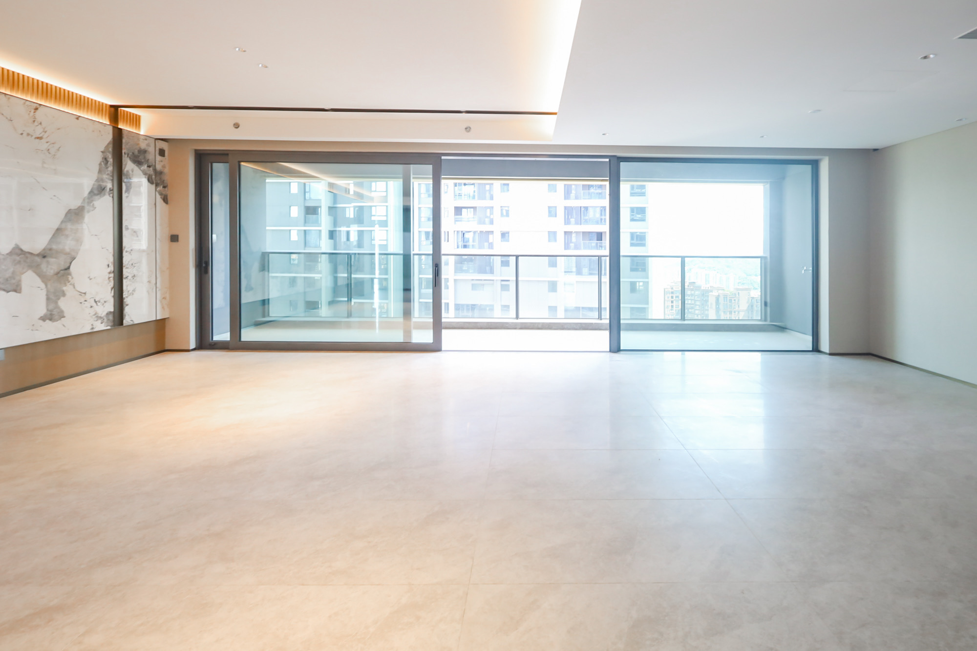 长沙悦府(华润万象城)  4室2厅3卫    14000.0元/月 长沙悦府(华润万象城)  4室2厅3卫    14000.0元/月户型图