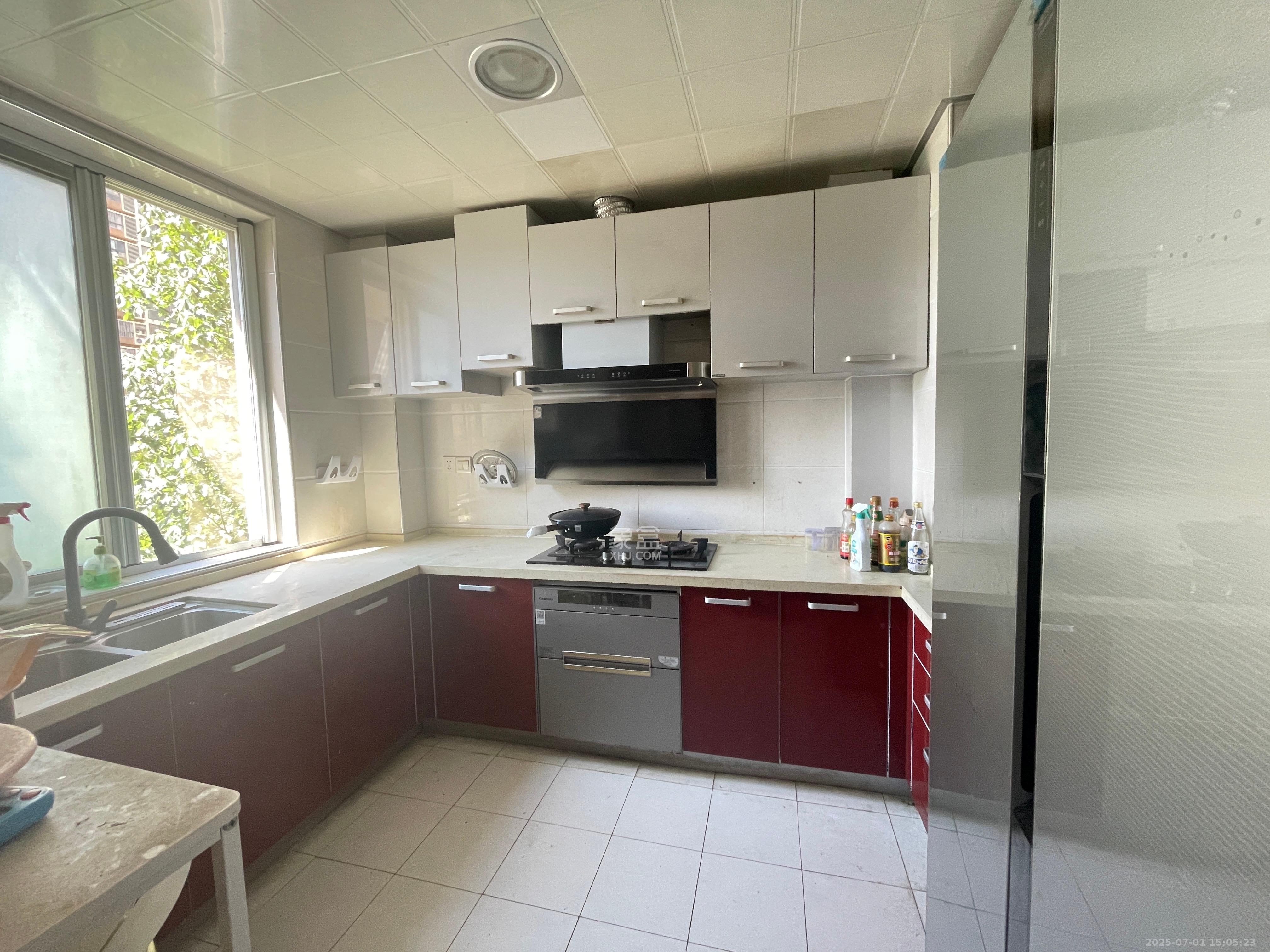 湘府十城（汇财御景湾新寓,汇财国际）  5室2厅3卫    3200.0元/月室内图