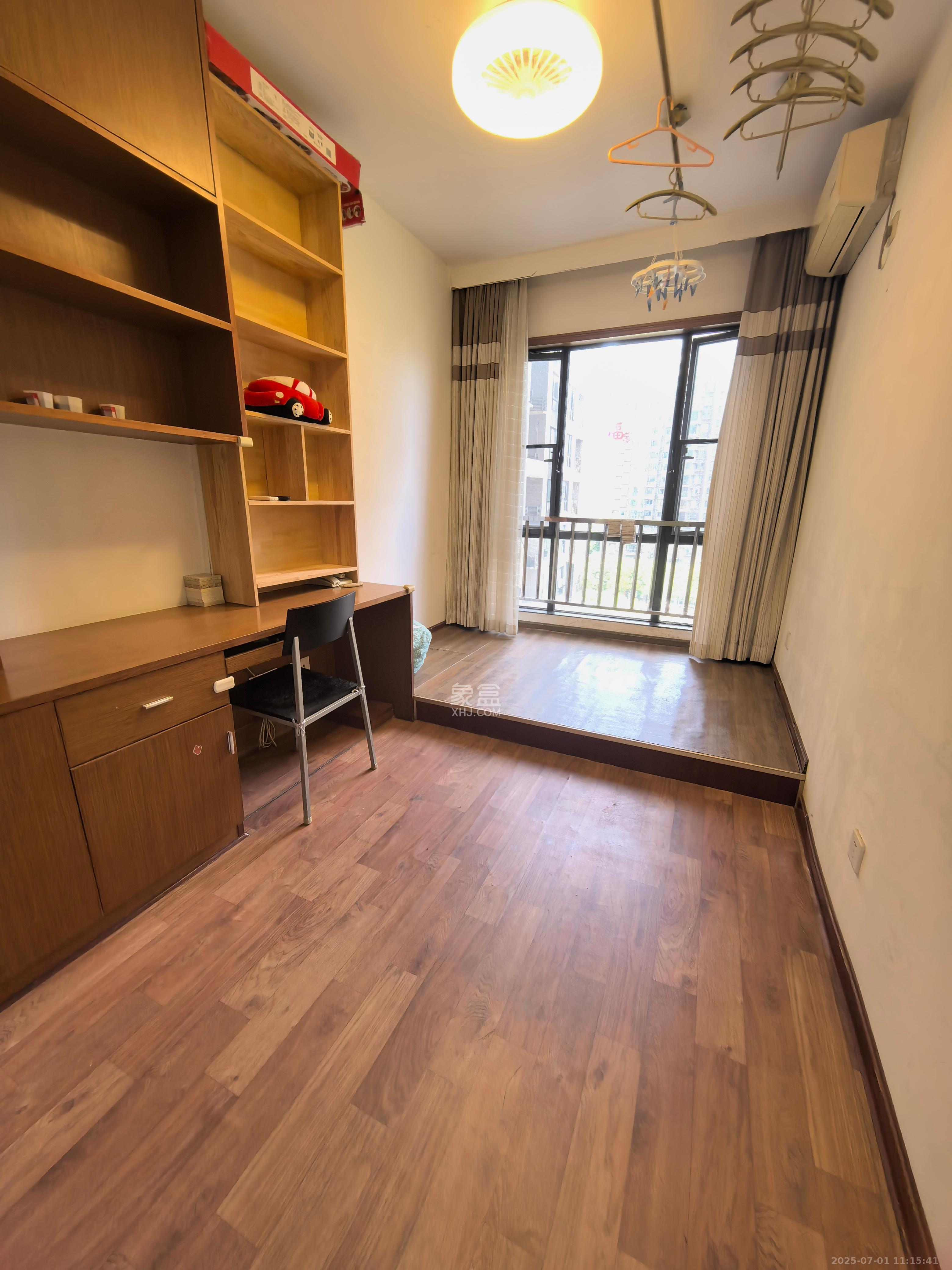 和庄  3室2厅1卫   1900.00元/月室内图