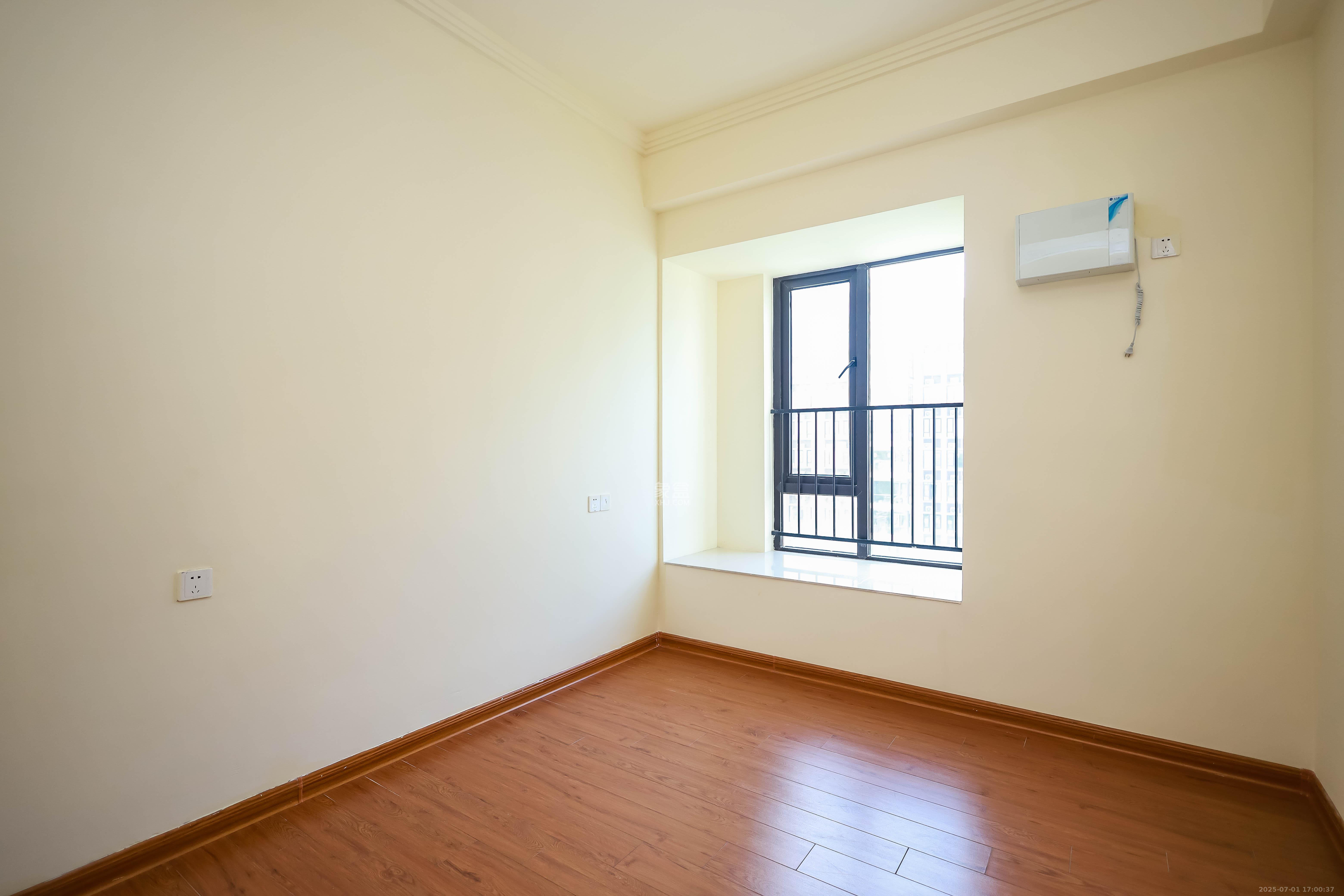 碧桂园荟隽棠  4室2厅3卫    168.0万 碧桂园荟隽棠  4室2厅3卫    168.0万卧室