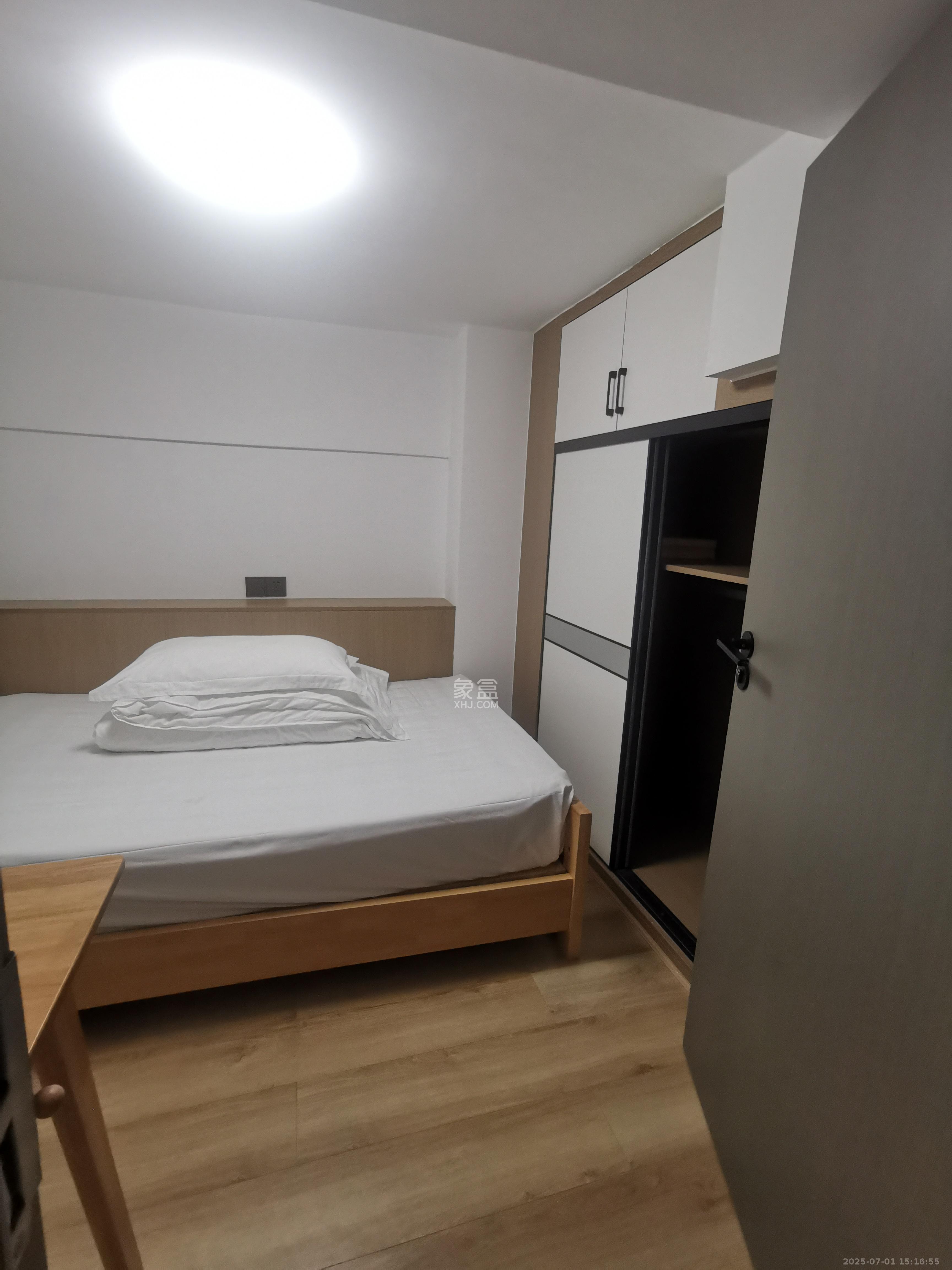 绿地长沙城际空间站(绿地新里佳苑) 1室0厅0卫 2100.0元/月 绿地长沙城际空间站(绿地新里佳苑) 1室0厅0卫 2100.0元/月室内图