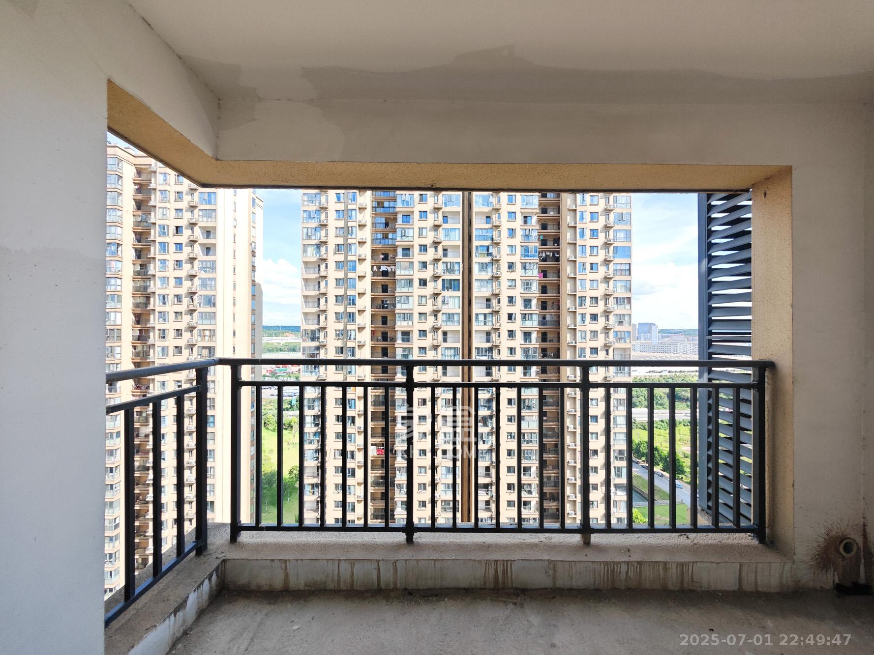 中建嘉和城  3室2厅2卫   82.80万其他