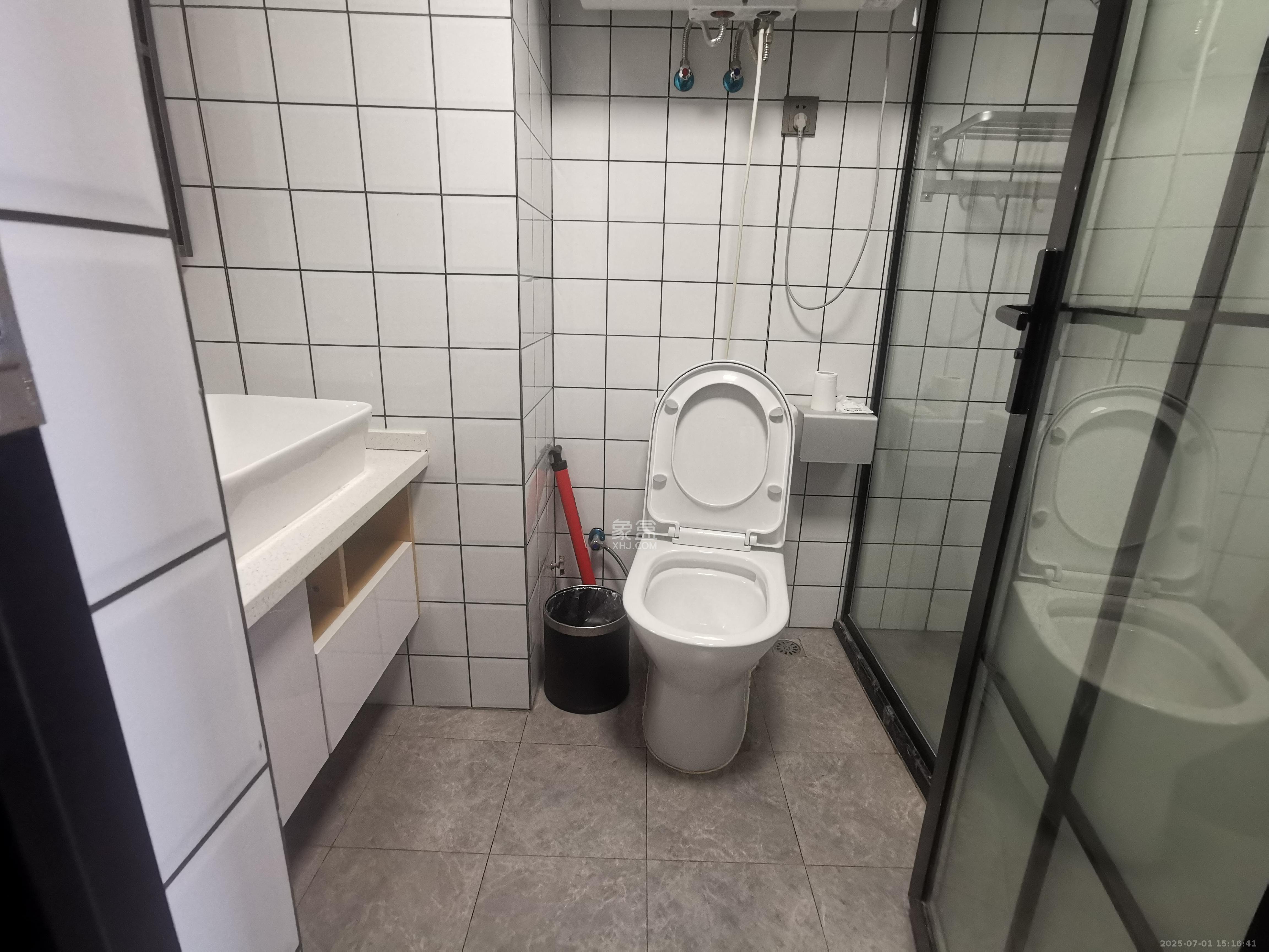 绿地长沙城际空间站(绿地新里佳苑) 1室0厅0卫 2100.0元/月 绿地长沙城际空间站(绿地新里佳苑) 1室0厅0卫 2100.0元/月室内图