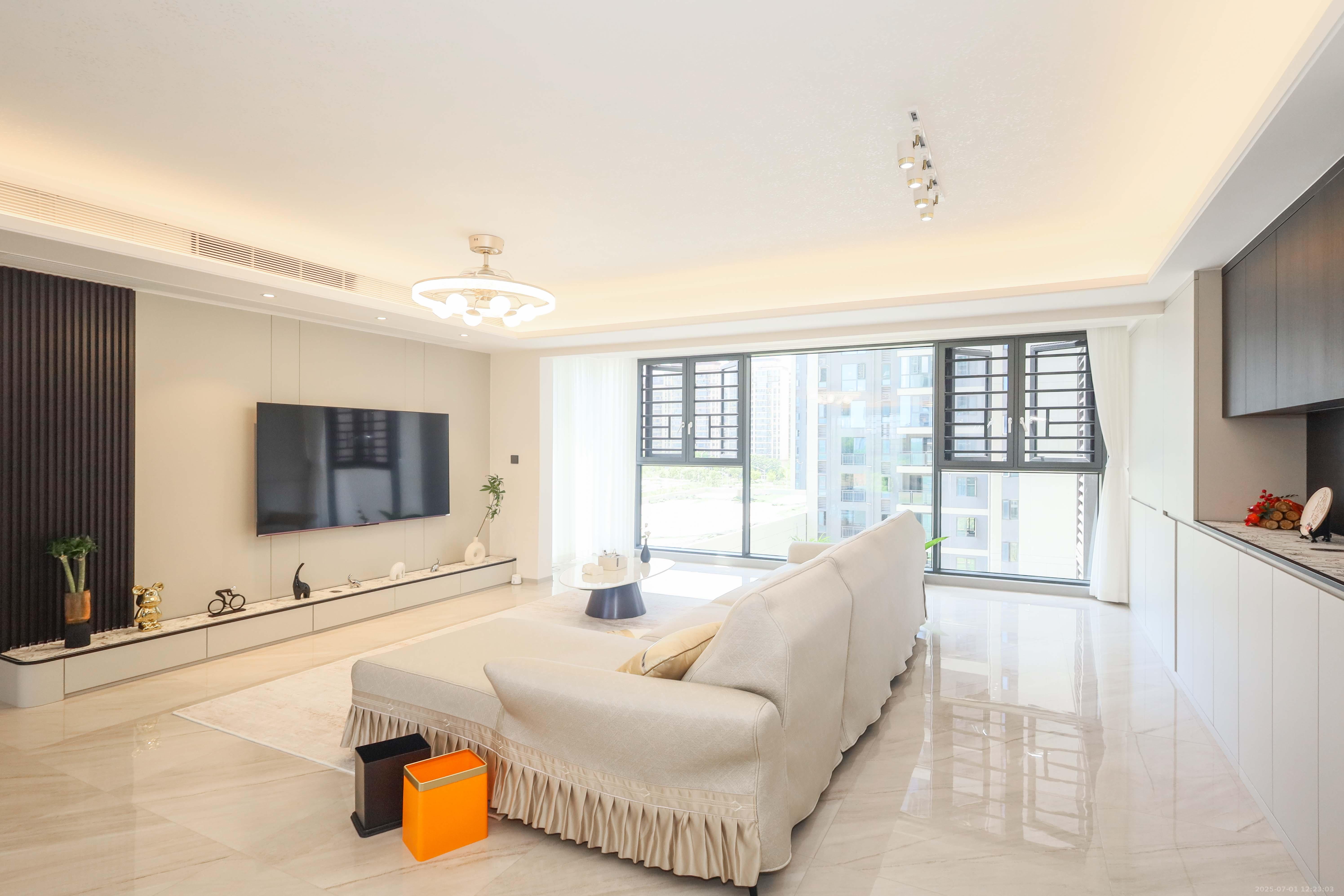 碧桂园博萃梅溪 4室2厅2卫 173.0万 碧桂园博萃梅溪 4室2厅2卫 173.0万客厅